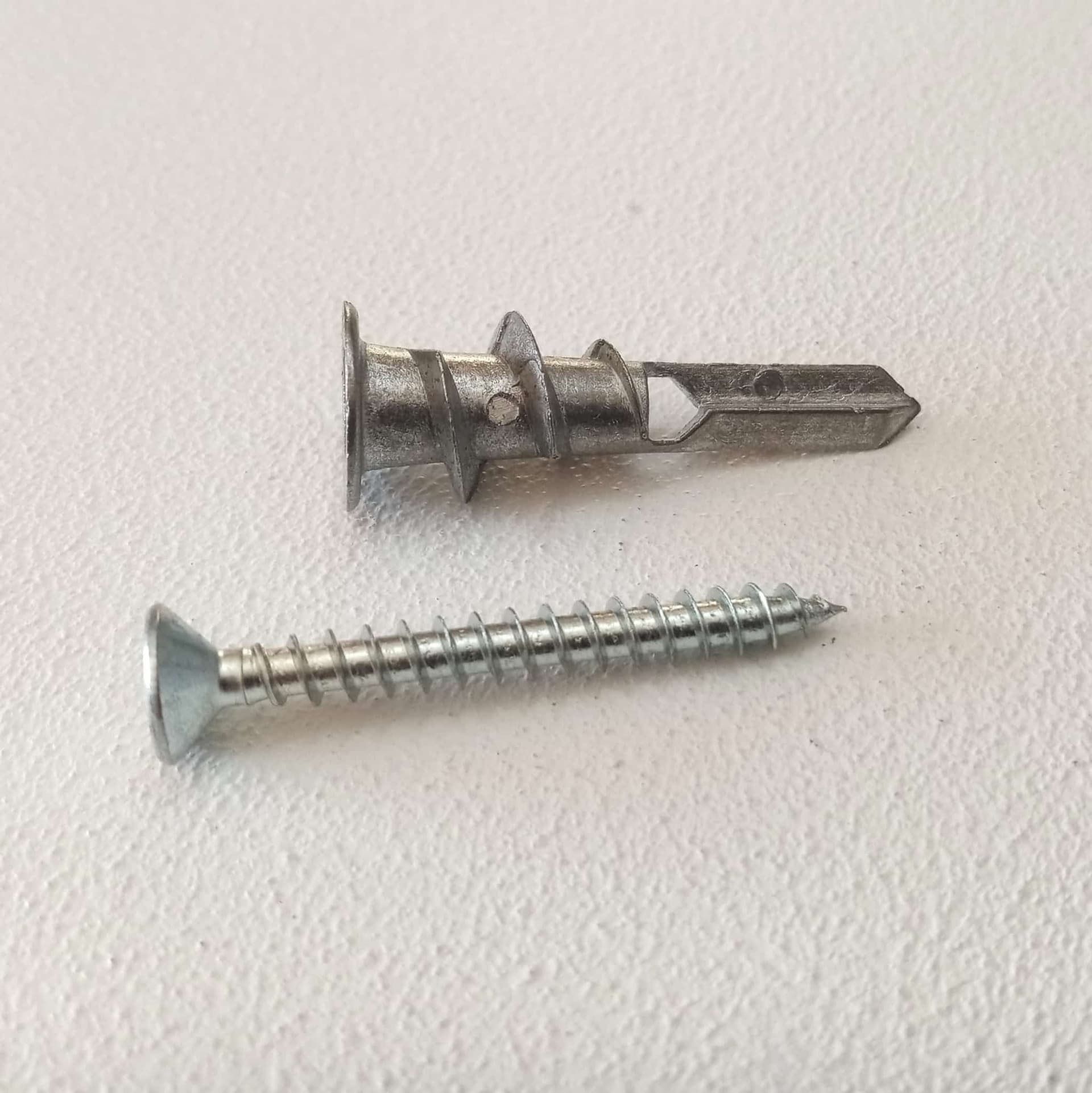 Nobex 6x37mm tassello in zama con vite per fissaggi su cartongesso - 10pz in Tasselli per pareti in muratura a cassa vuota Aloiserw.com - Altomonte, commercioVirtuoso.it