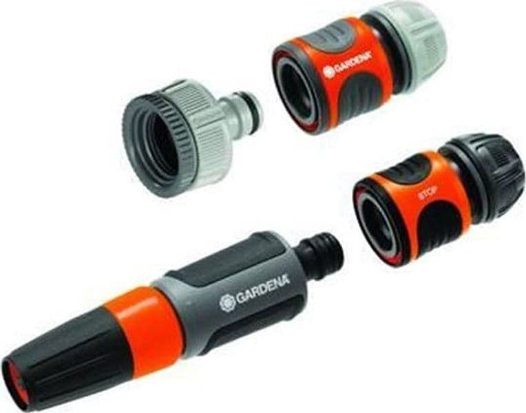 GARDENA SET COMPLETO PER COLLEGARE IL TUBO DA GIARDINO AL RUBINETTO IRRIGAZIONE in prodotto EuroStore07 - Alatri, commercioVirtuoso.it