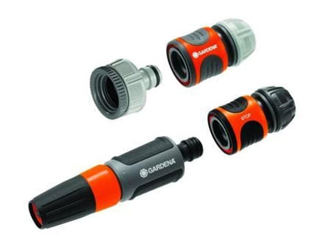 GARDENA SET COMPLETO PER COLLEGARE IL TUBO DA GIARDINO AL RUBINETTO IRRIGAZIONE in prodotto EuroStore07 - Alatri, commercioVirtuoso.it