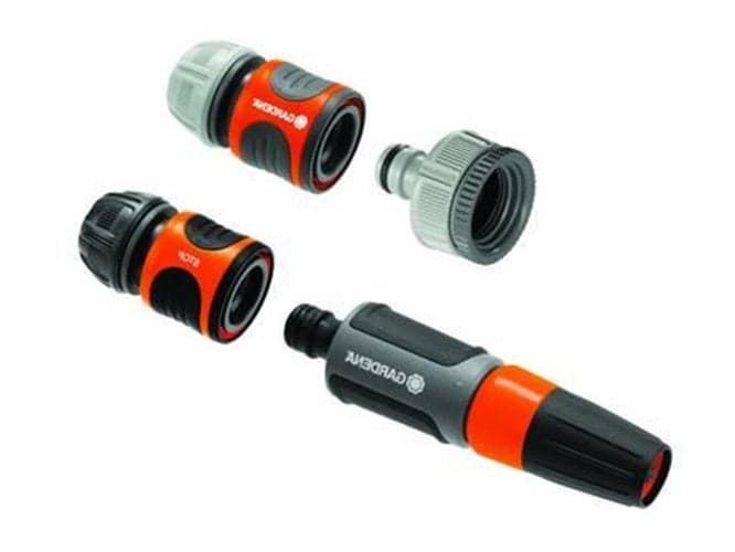 GARDENA SET COMPLETO PER COLLEGARE IL TUBO DA GIARDINO AL RUBINETTO IRRIGAZIONE in prodotto EuroStore07 - Alatri, commercioVirtuoso.it