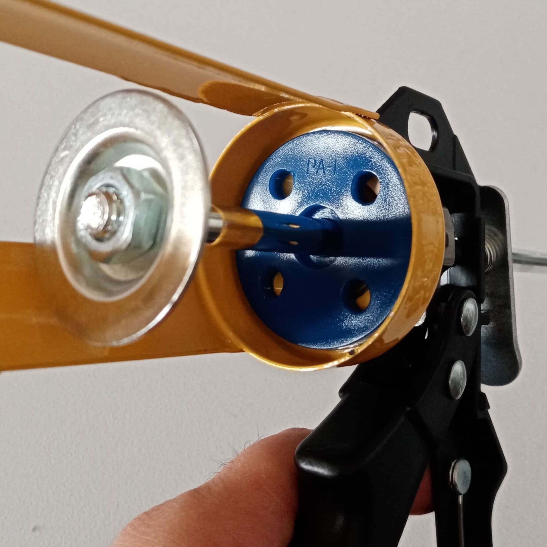 Pistola semi professionale da 540gr per estrusione silicone e ancorante chimico in Pistole per silicone Aloiserw.com - Altomonte, commercioVirtuoso.it