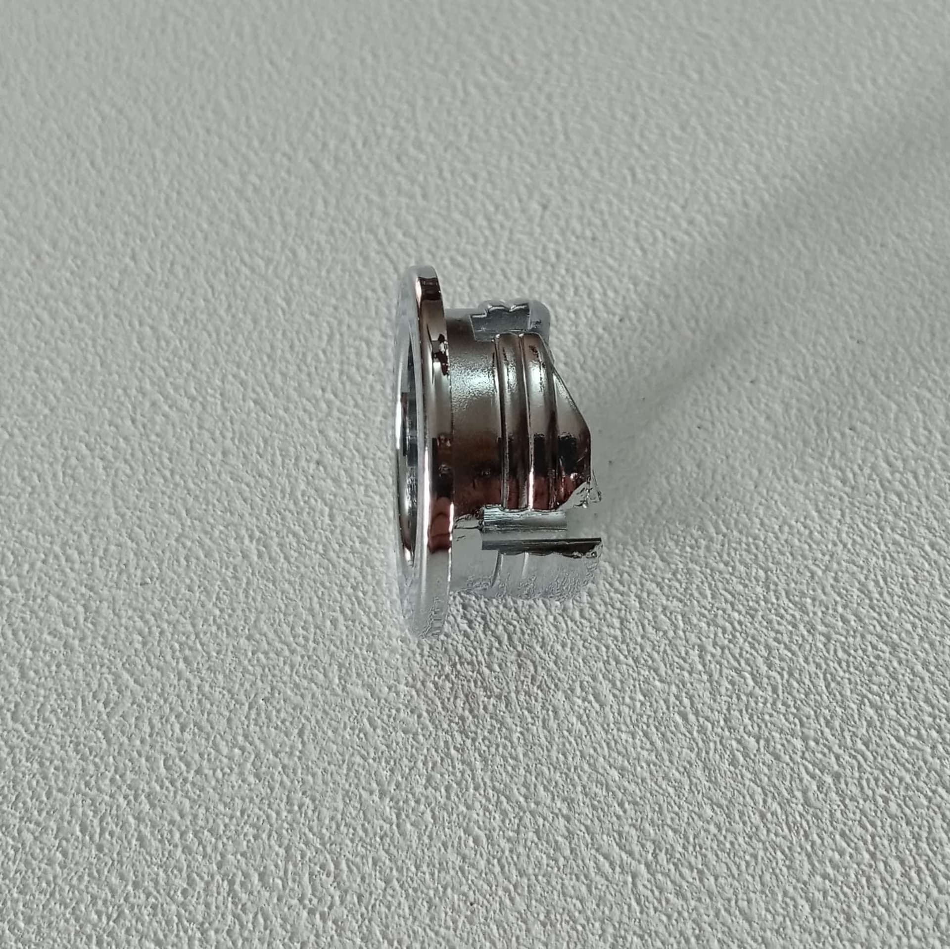 Ghiera anello cromato per fori da 19mm per troppo pieno lavabo e bidet - 2pz in Tappi Aloiserw.com - Altomonte, commercioVirtuoso.it