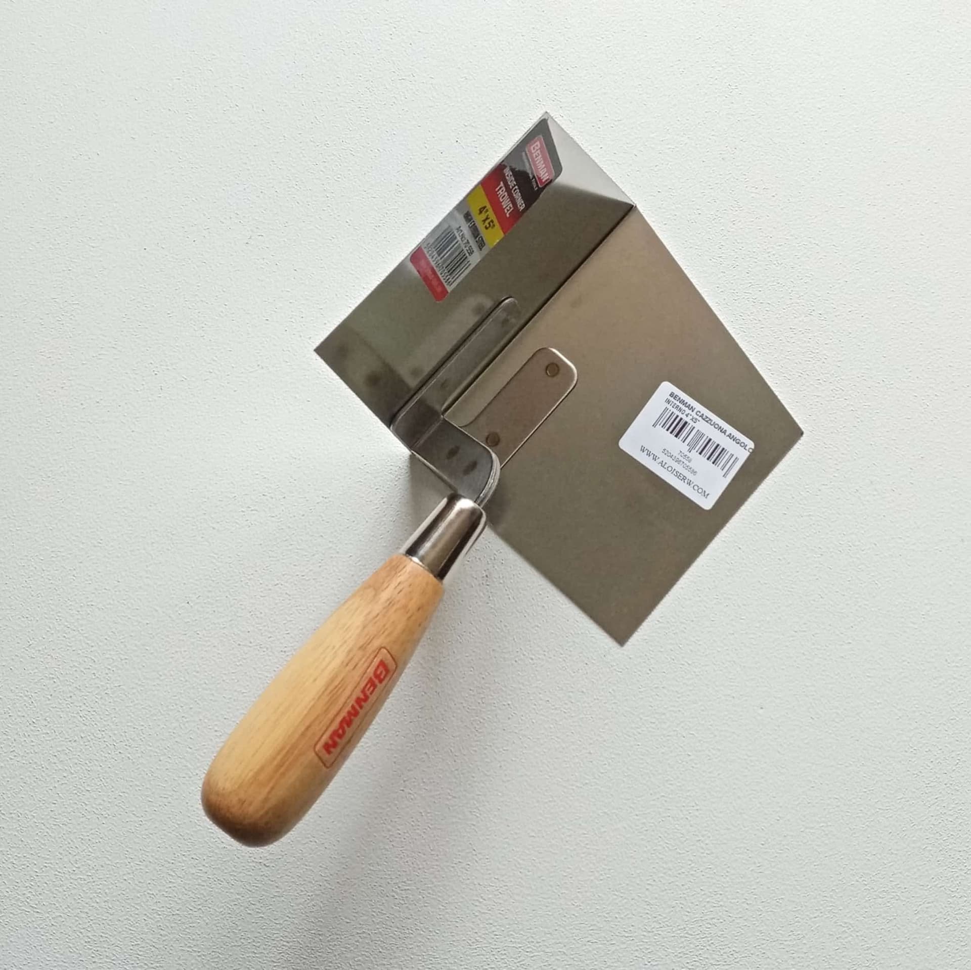 Benman cazzuola di acciaio inox per angoli interni manico legno in Cazzuole di finitura Aloiserw.com - Altomonte, commercioVirtuoso.it