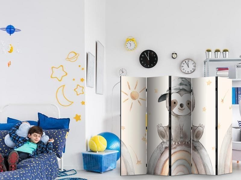 Paravento - Happy Sloth - Sloth in Muted Colors - Wearing a Cap - Sitting on a Rainbow Among the Stars in Calendari dell'avvento Collezione Casa - Trebisacce, commercioVirtuoso.it
