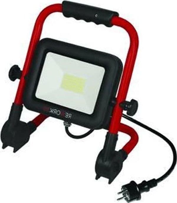 PROIETTORE LED PORTATILE IP65 REWORK - - 70w - 4000°K naturale - 5990 lm in prodotto EuroStore07 - Alatri, commercioVirtuoso.it
