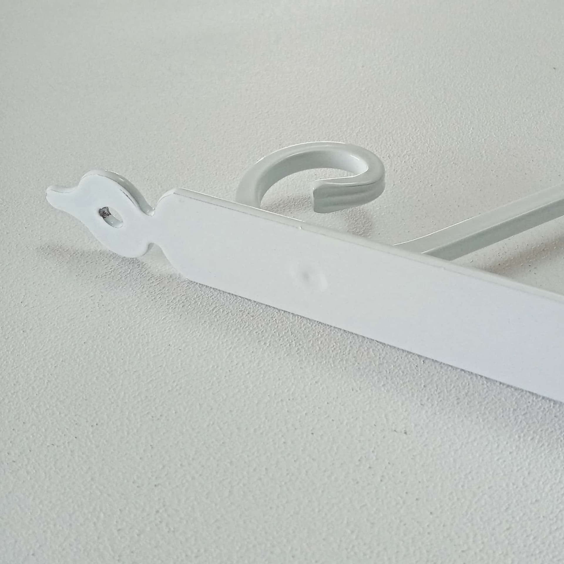 Reggimensola bianca da 280x330mm staffa rustica anticata con saetta di rinforzo in Staffe e supporti per mensole Aloiserw.com - Altomonte, commercioVirtuoso.it