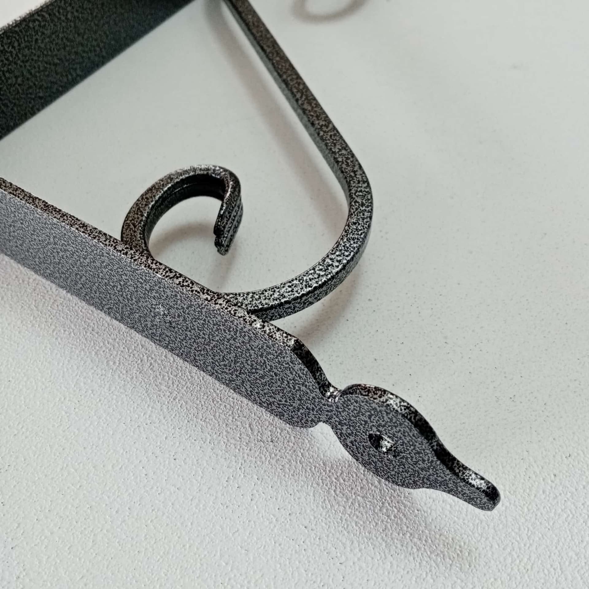 Reggimensola argento da 280x330mm staffa rustica anticata con saetta di rinforzo in Staffe e supporti per mensole Aloiserw.com - Altomonte, commercioVirtuoso.it