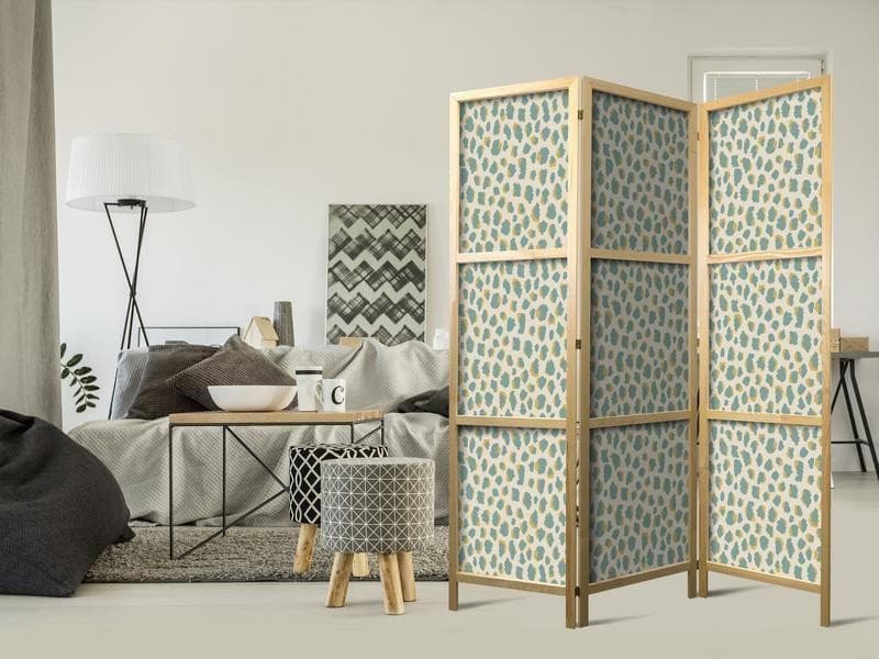 Paravento giapponese - Giraffe Pattern - Animal Pattern in Turquoise Spots on a Light Background in Paraventi Collezione Casa - Trebisacce, commercioVirtuoso.it