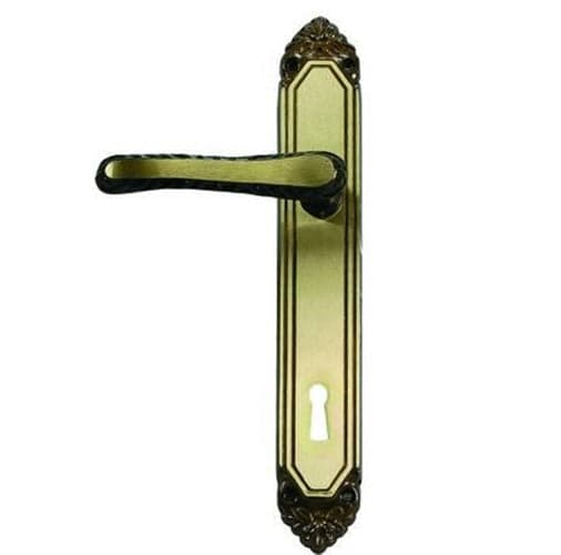 MANIGLIA LAVINIA CON PLACCA IN OTTONE quadro maniglia mm.8 - mm.70 tipo in prodotto EuroStore07 - Alatri, commercioVirtuoso.it