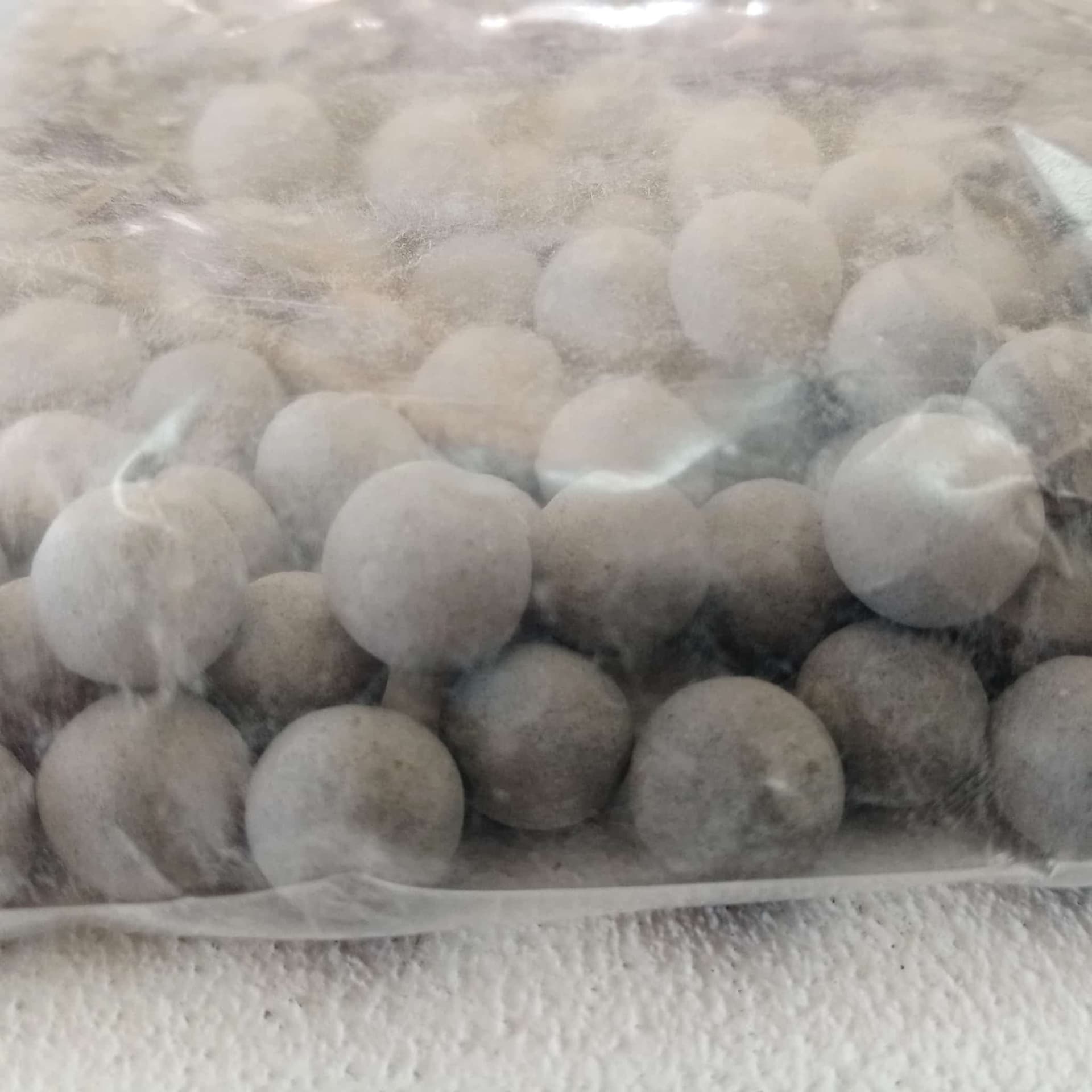 Ricarica da 100gr di sfere alcaline per neutralizzatore di condensa acida in Assorbitore di umidità Aloiserw.com - Altomonte, commercioVirtuoso.it