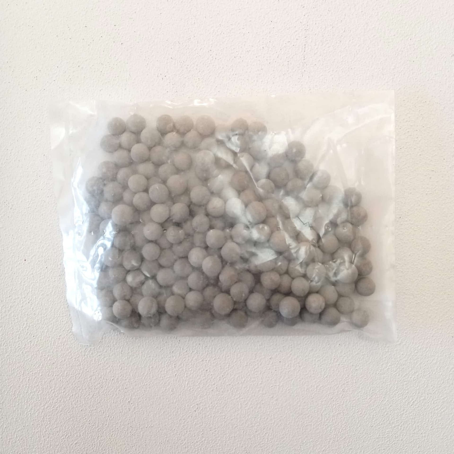 Ricarica da 100gr di sfere alcaline per neutralizzatore di condensa acida in Assorbitore di umidità Aloiserw.com - Altomonte, commercioVirtuoso.it