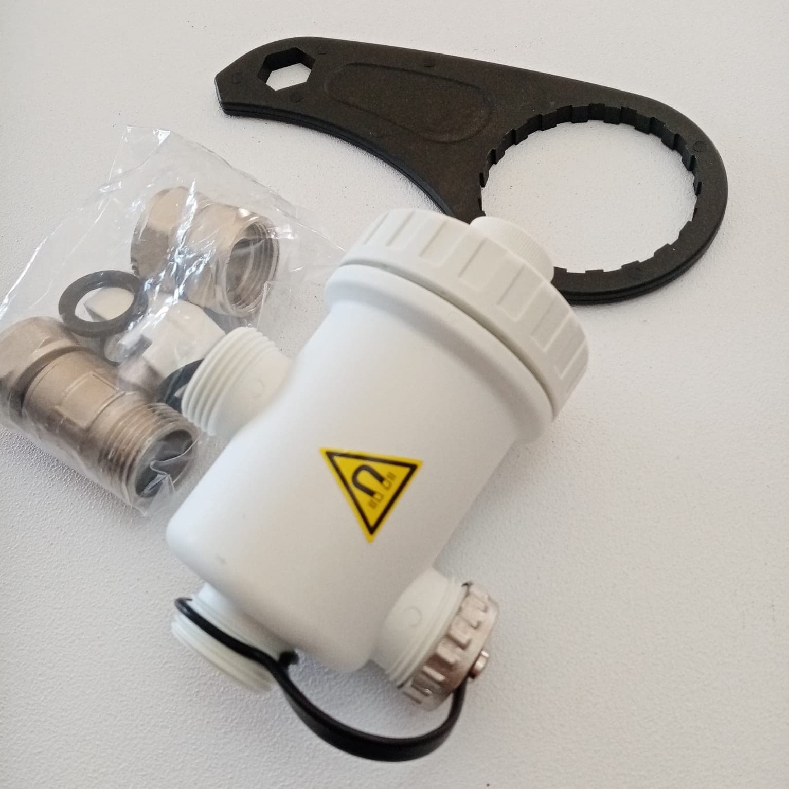 Defangatore MF da 3/4" magnetico sottocaldaia bianco in Accessori Aloiserw.com - Altomonte, commercioVirtuoso.it