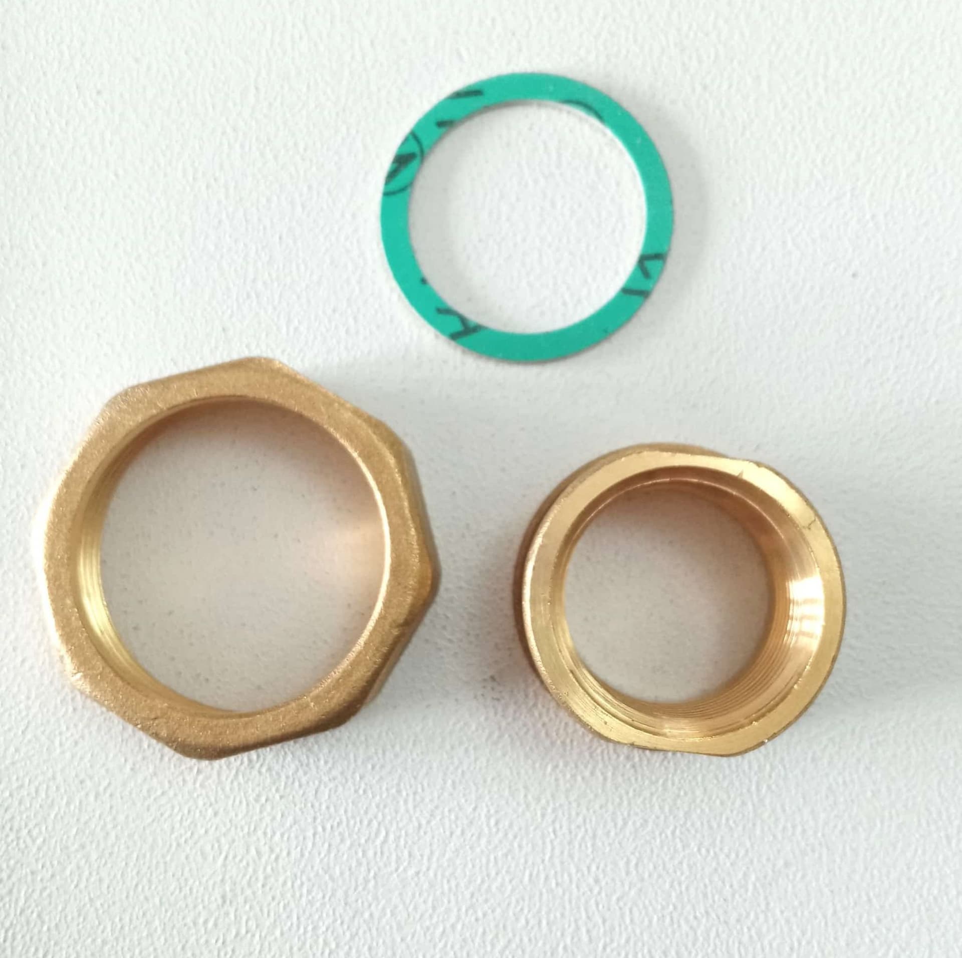 Bocchettone in ottone F 1"1/2 x F 1" per circolatore - 1 coppia in Tubi di aspirazione Aloiserw.com - Altomonte, commercioVirtuoso.it