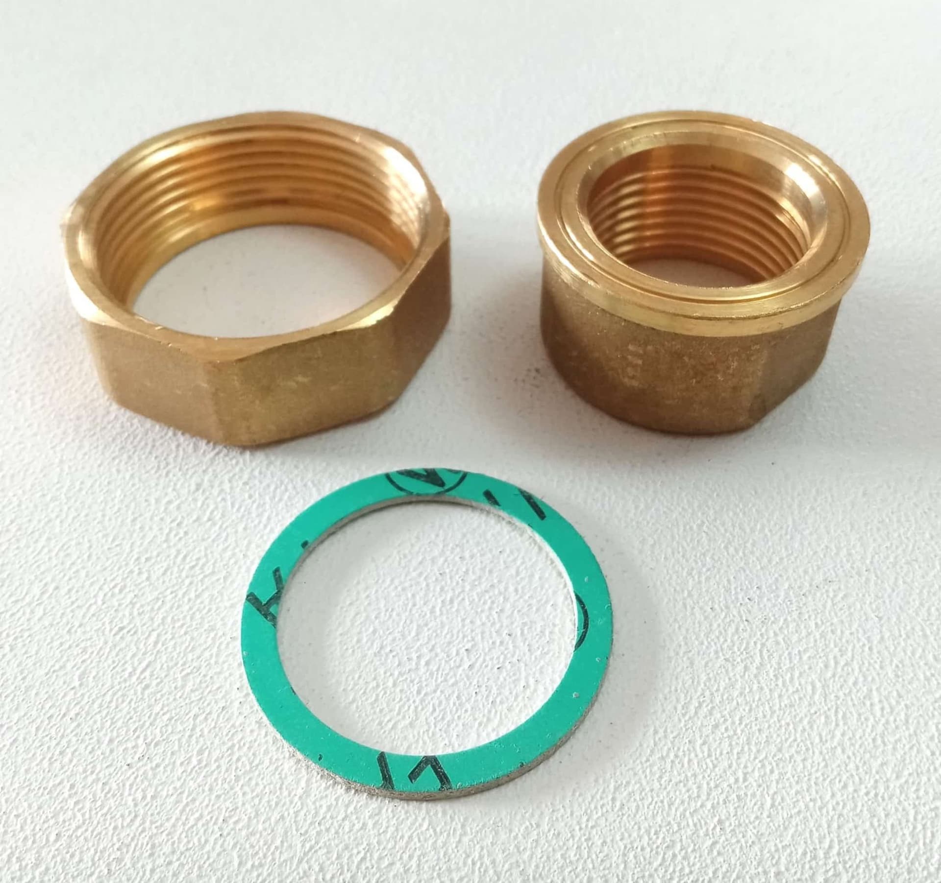 Bocchettone in ottone F 2" x F 1"1/4 per circolatore - 1 coppia in Tubi di aspirazione Aloiserw.com - Altomonte, commercioVirtuoso.it