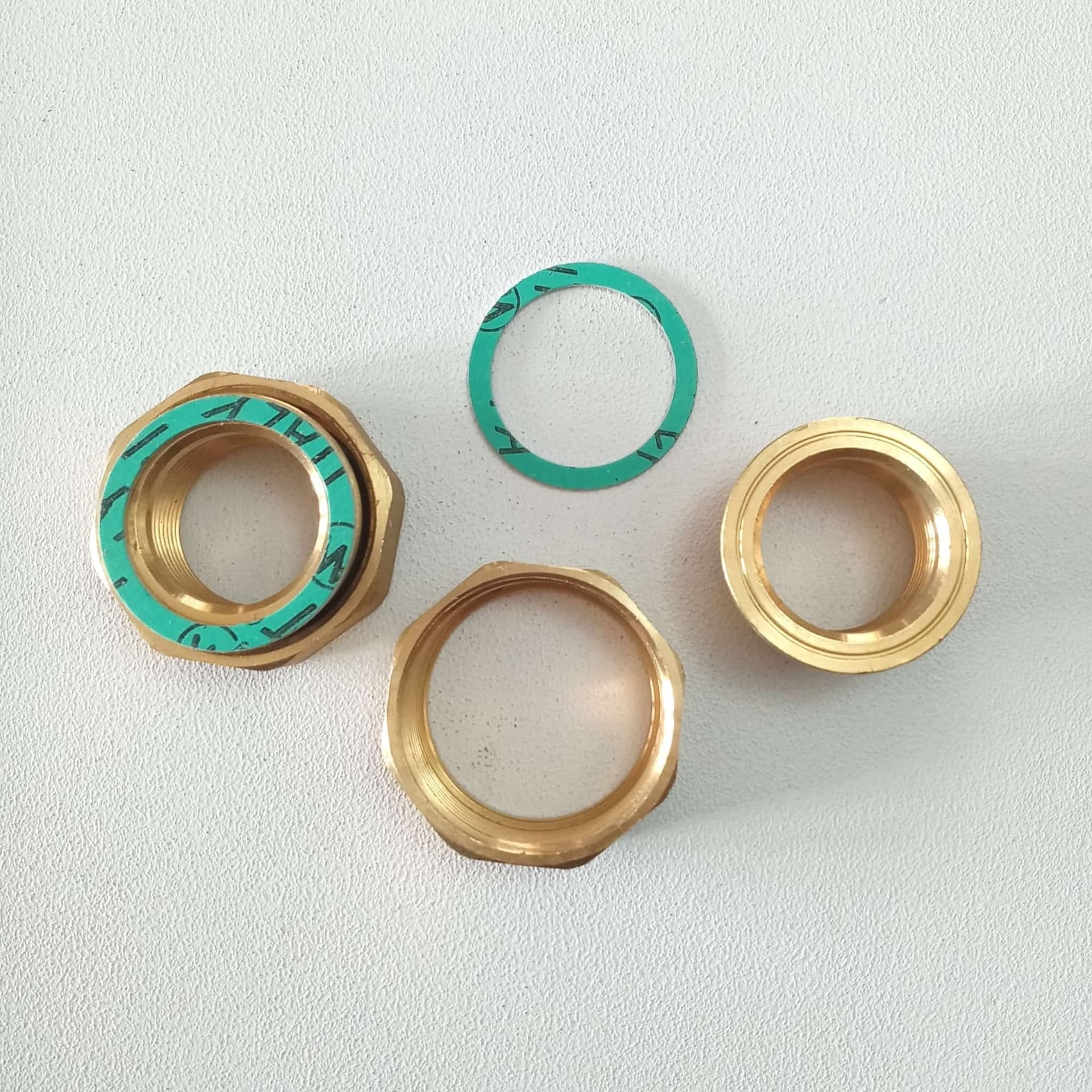 Bocchettone in ottone F 2" x F 1"1/4 per circolatore - 1 coppia in Tubi di aspirazione Aloiserw.com - Altomonte, commercioVirtuoso.it