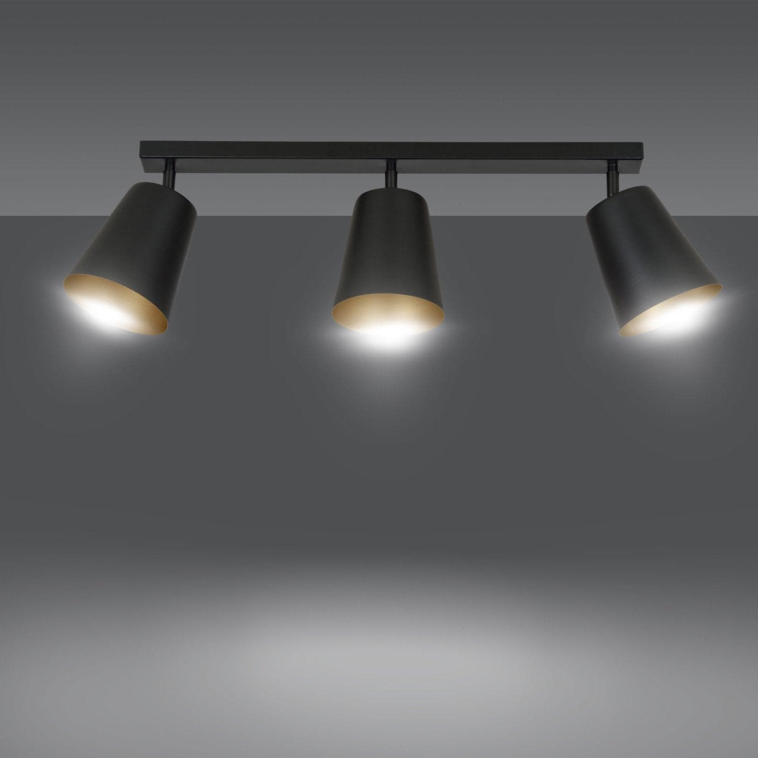 Plafoniera A Faretti 3 Luci Prism Con Coni In Acciaio Nero E Oro Interno in Faretti da soffitto LuceArt - Montecorvino Pugliano, commercioVirtuoso.it