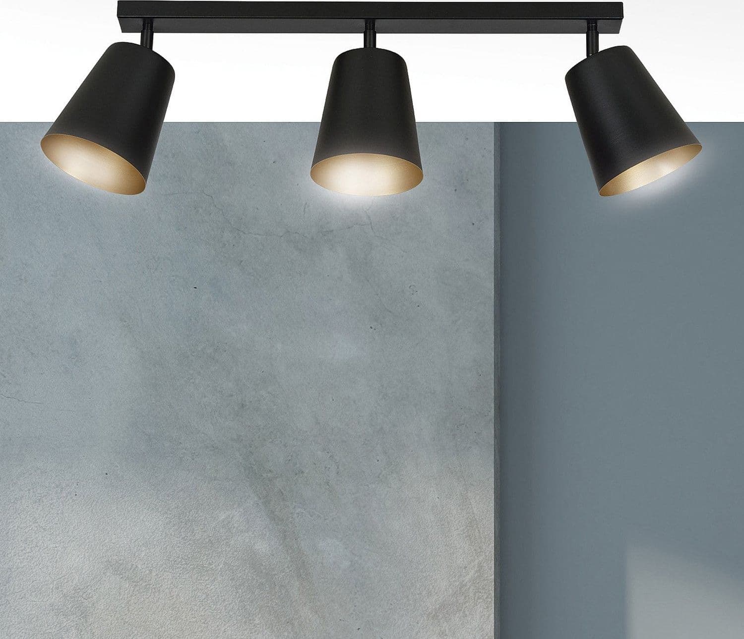 Plafoniera A Faretti 3 Luci Prism Con Coni In Acciaio Nero E Oro Interno in Faretti da soffitto LuceArt - Montecorvino Pugliano, commercioVirtuoso.it