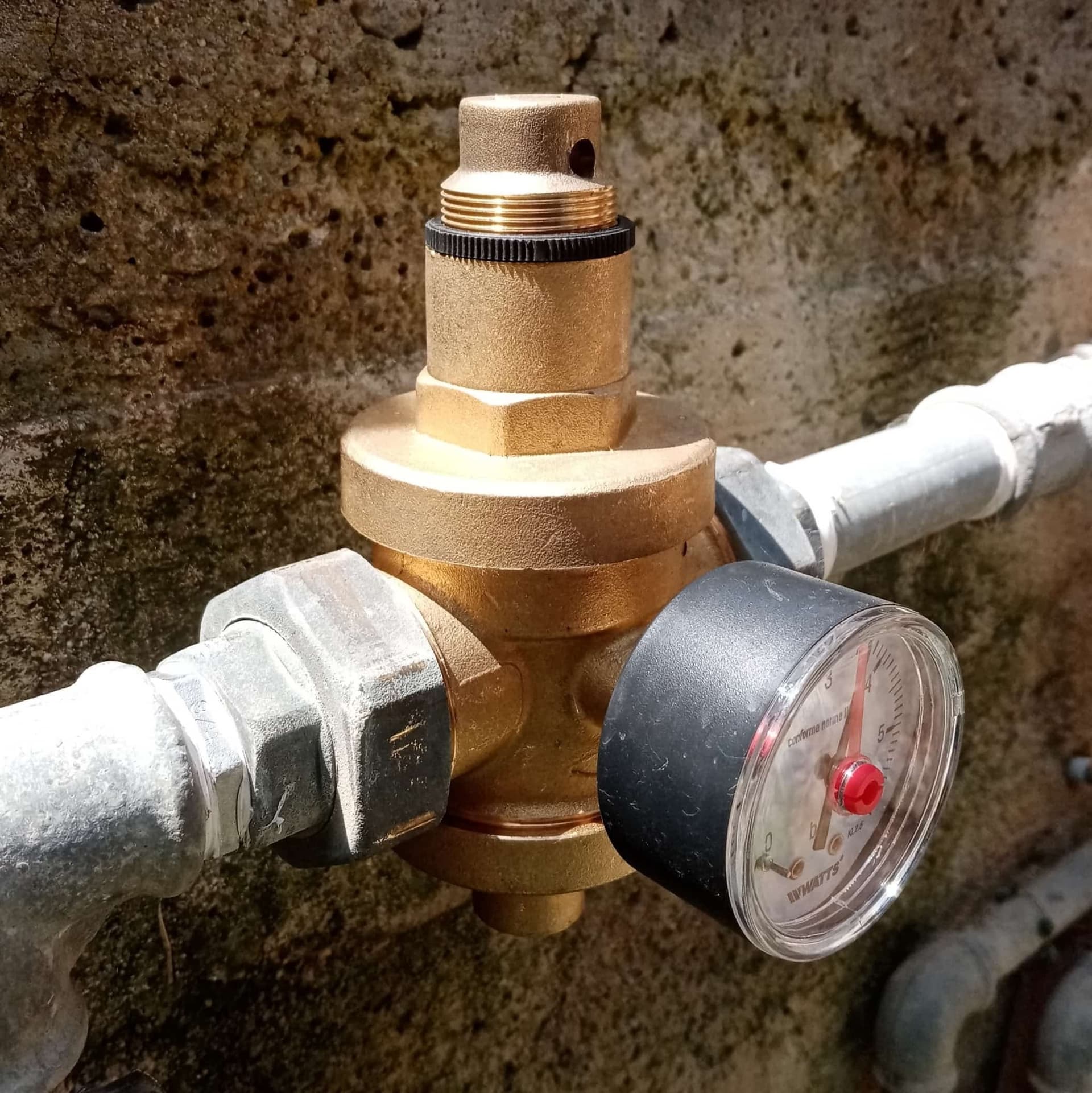 Malgorani 1/2" PN 25 riduttore di pressione per acqua e aria - con bocchettoni in Regolatori di pressione Aloiserw.com - Altomonte, commercioVirtuoso.it