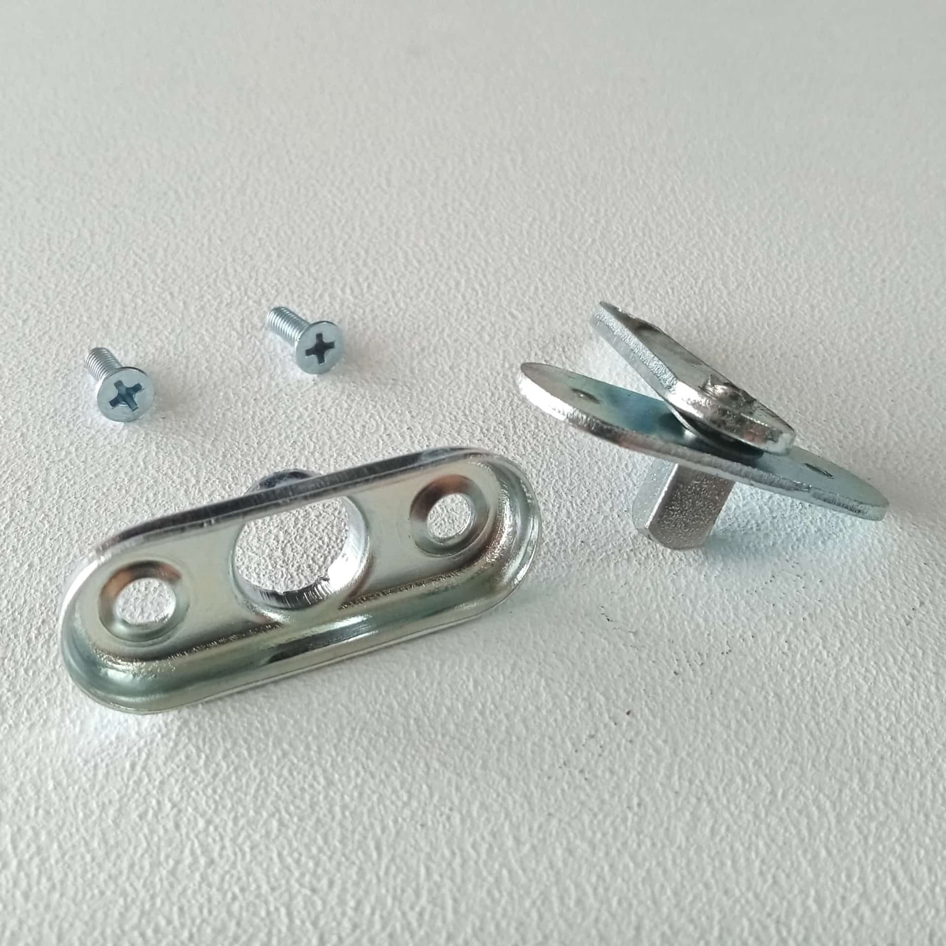 Tavellino zincato da saldare per chiusura sportelli in Chiavistelli e catenacci Aloiserw.com - Altomonte, commercioVirtuoso.it