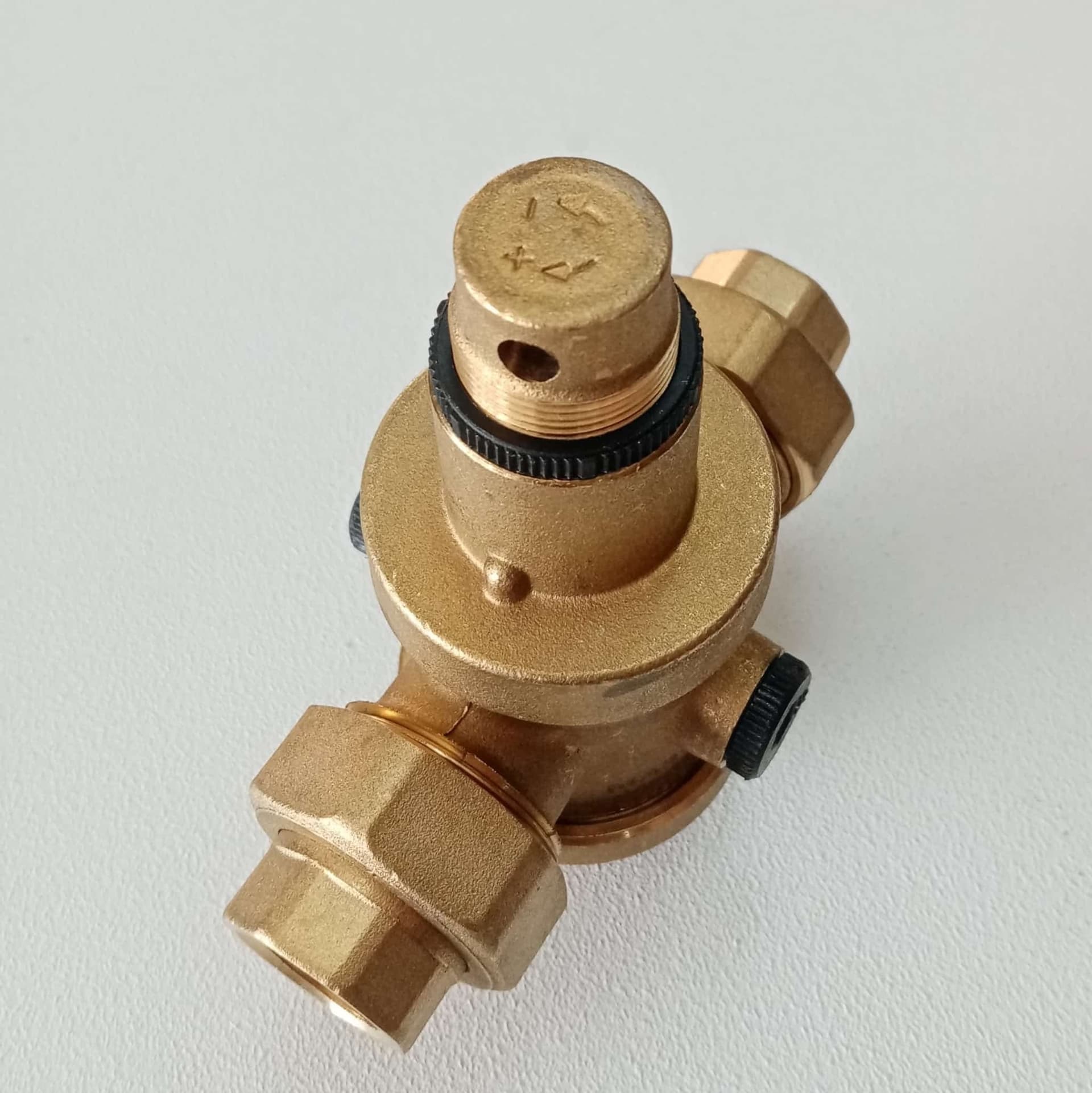 Malgorani 3/4" PN 25 riduttore di pressione per acqua e aria - con bocchettoni in Accessori per compressori Aloiserw.com - Altomonte, commercioVirtuoso.it