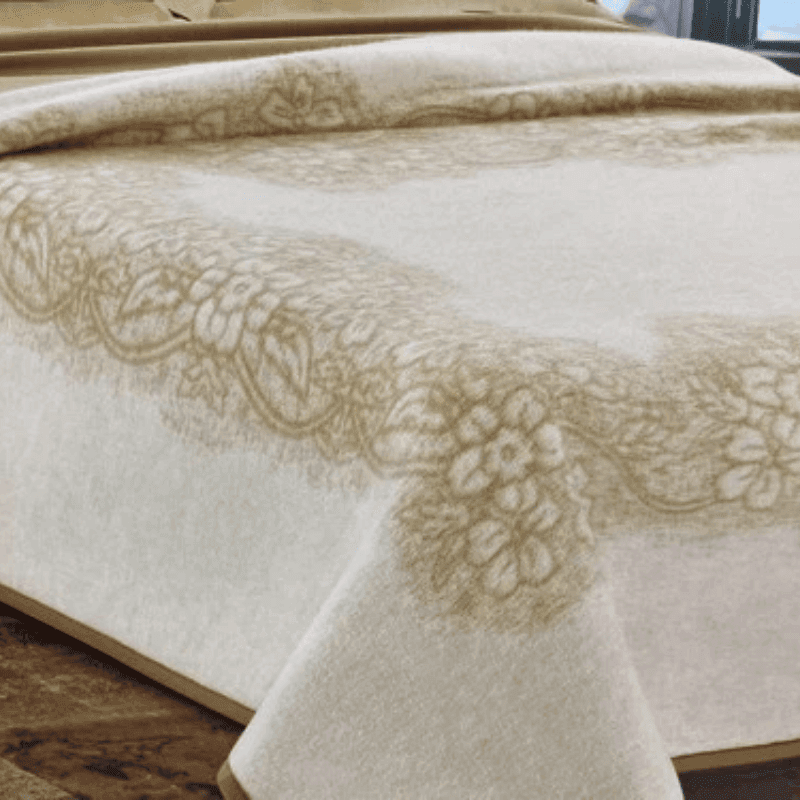 Coperta matrimoniale in pura lana Nuvola in Coperte Collezione Casa - Trebisacce, commercioVirtuoso.it