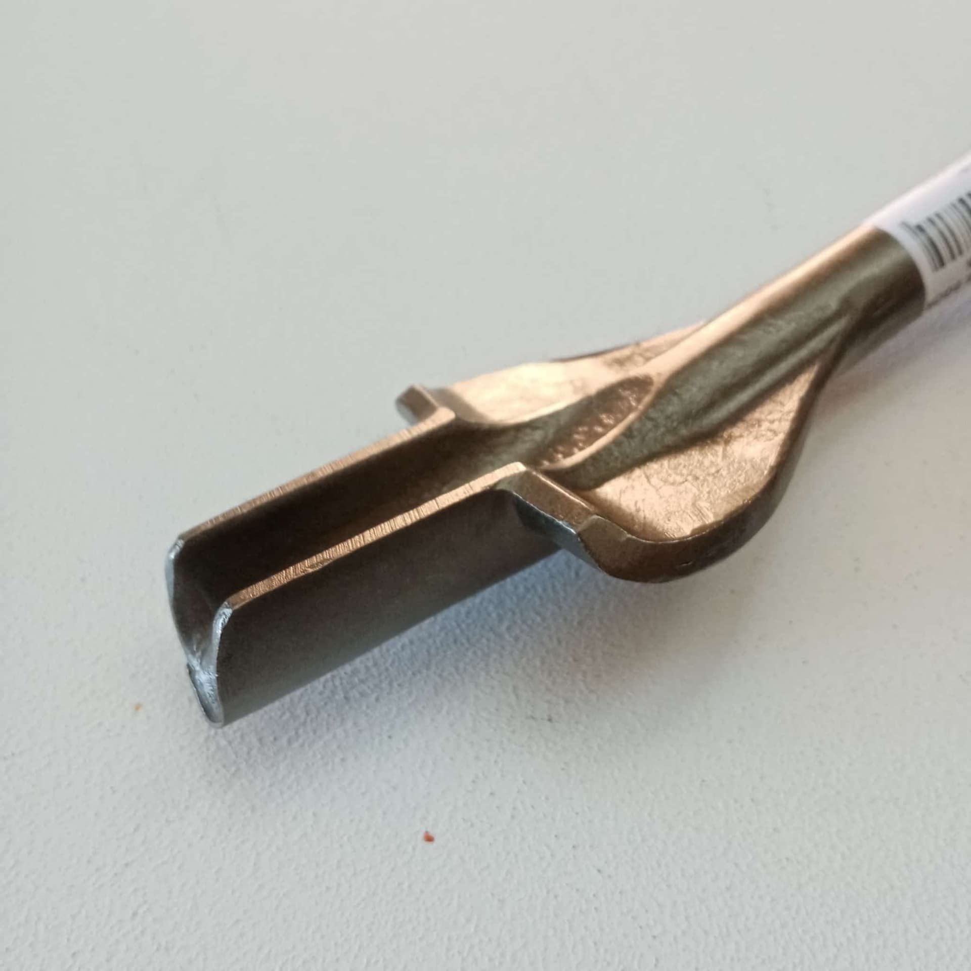 Benman scalpello punta a sgorbia da 23mm ed alette per tassellatore sds-plus - lunghezza 380mm in Set scalpelli Aloiserw.com - Altomonte, commercioVirtuoso.it