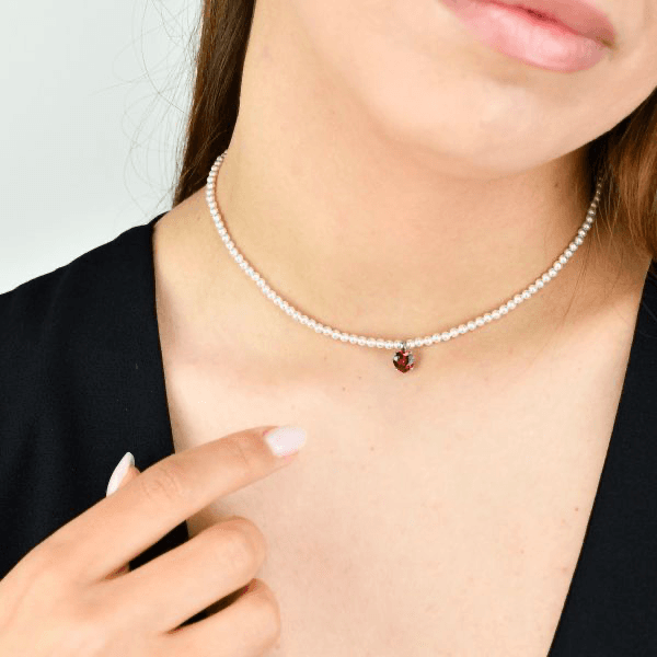 BOCCADAMO -  Collana di perle con cuore rosso rubino SOPHIE in Collane Alba Gioielli - Casoria, commercioVirtuoso.it