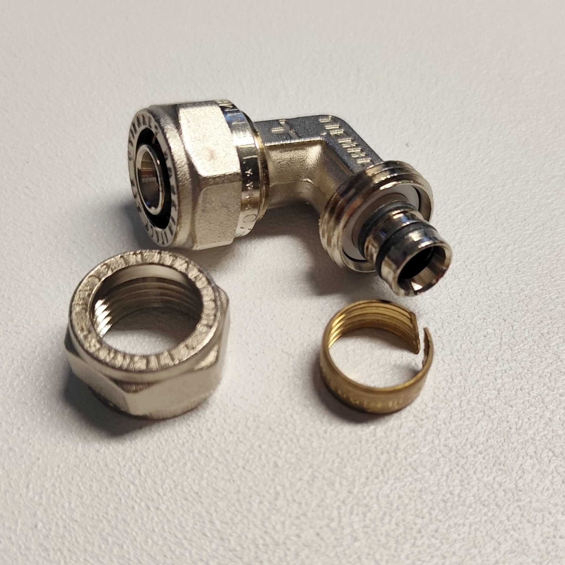 Raccordo 26x26mm curvo gomito doppio a stringere per tubo multistrato in Giunti Aloiserw.com - Altomonte, commercioVirtuoso.it