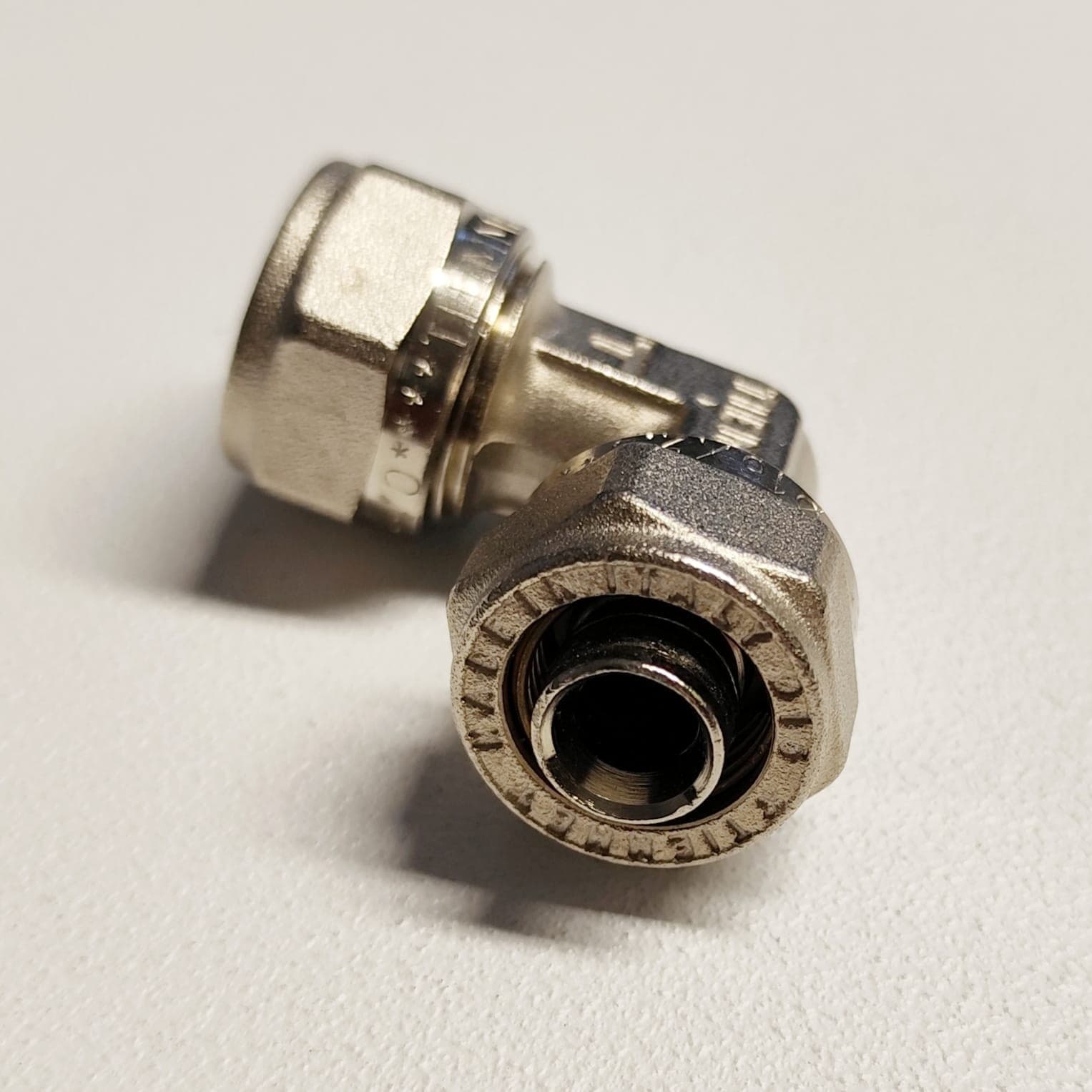 Raccordo 20x20mm curvo gomito doppio a stringere per tubo multistrato in Giunti Aloiserw.com - Altomonte, commercioVirtuoso.it