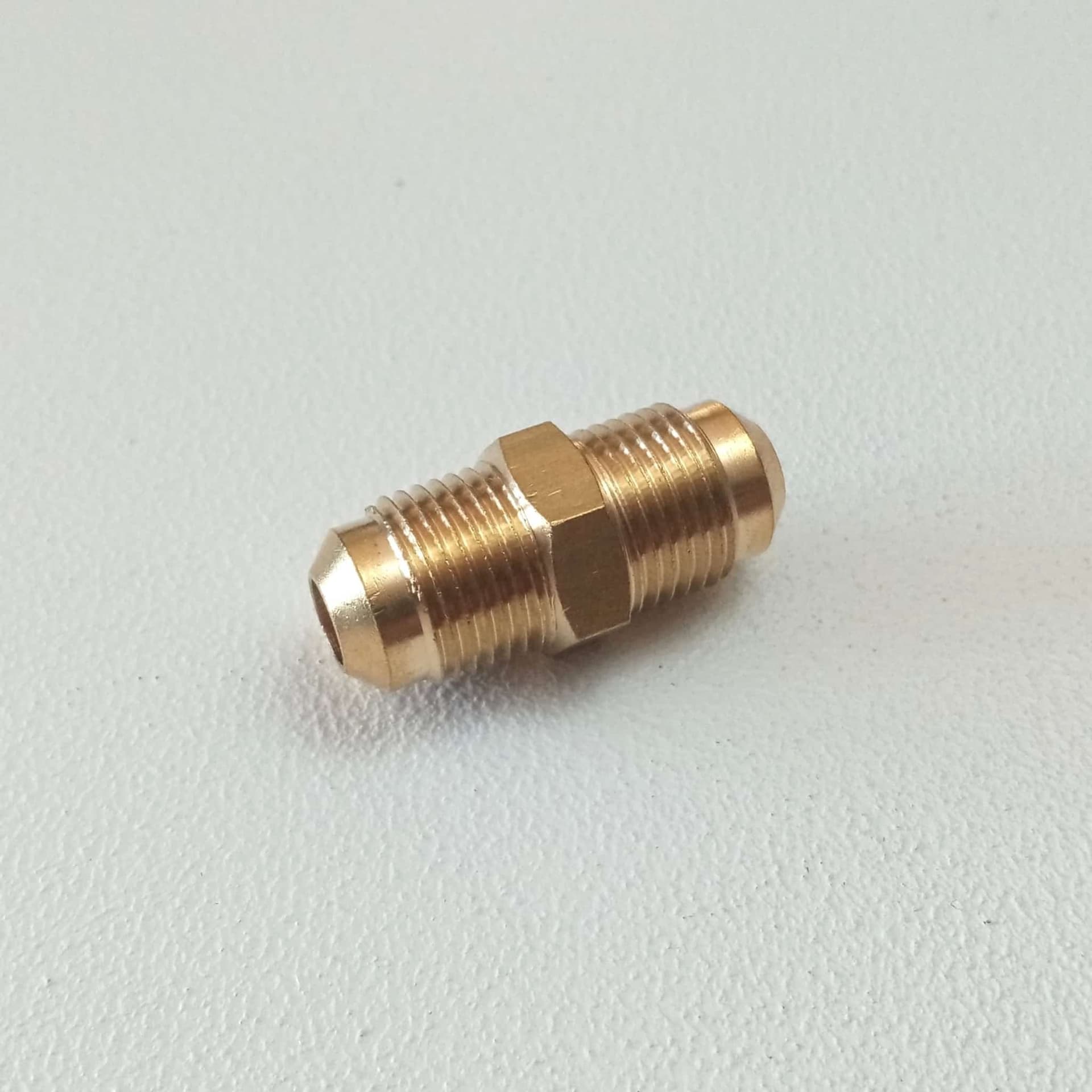 Niples condizionamento 1/2" x 1/2" diametro 12mm in ottone senza dadi per unire tubo rame