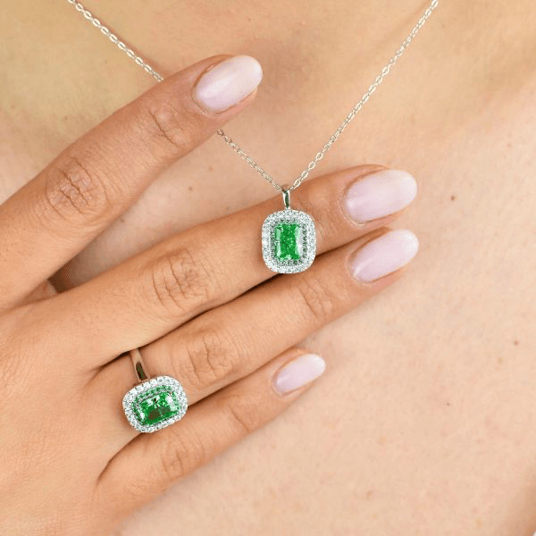 BOCCADAMO -   Collana con quadrato pendente verde smeraldo in Collane Alba Gioielli - Casoria, commercioVirtuoso.it
