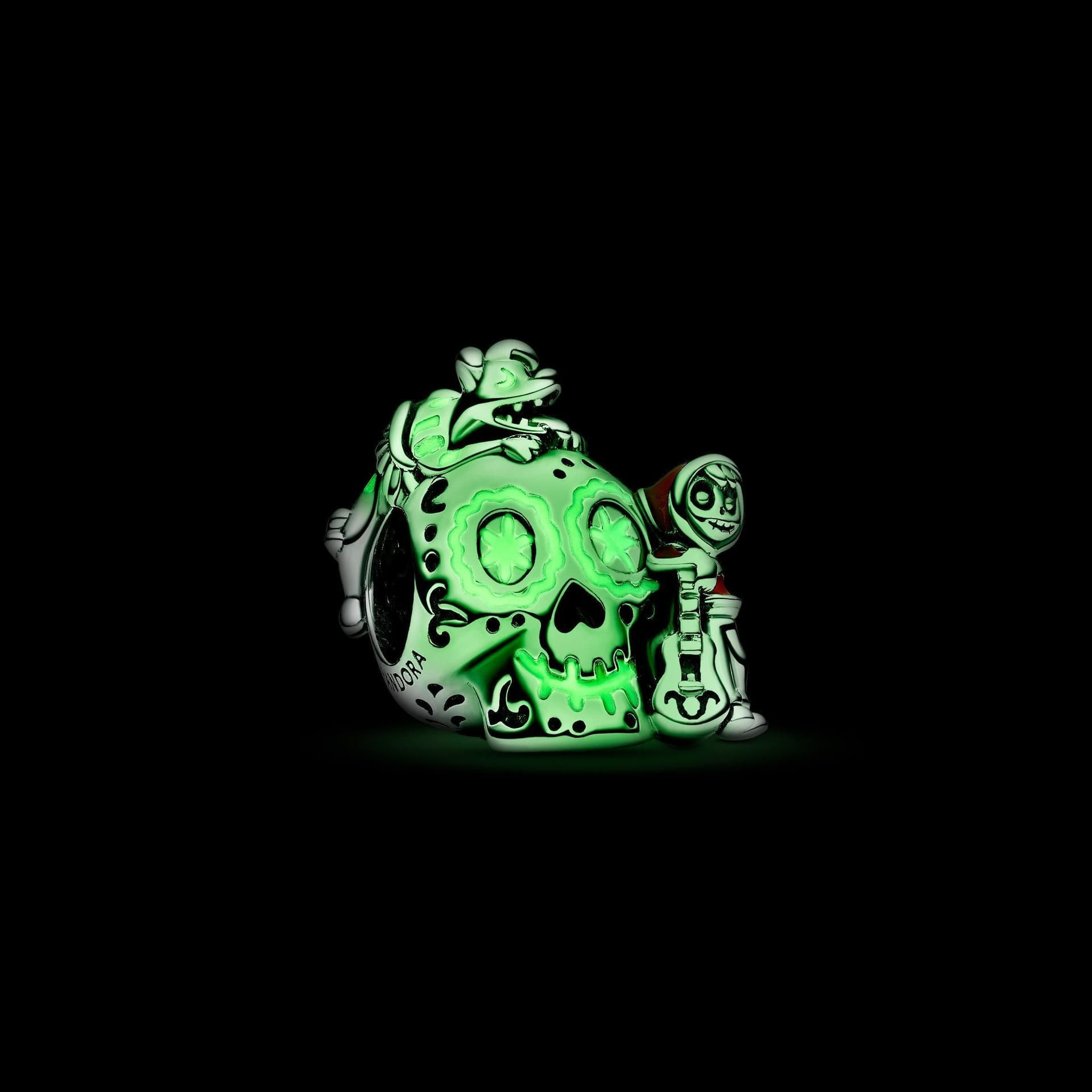 PANDORA - Charm Pixar, Coco, Teschio Miguel & Dante che si illumina al buio in Bead Charm Alba Gioielli - Casoria, commercioVirtuoso.it