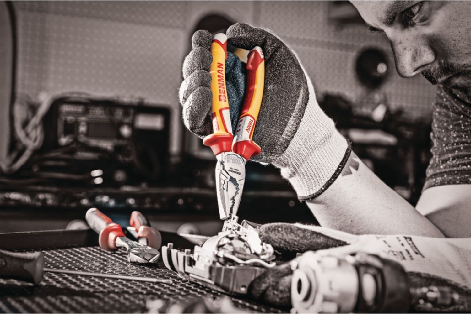 Benman powergrip 180mm 1000V pinza con fulcro isolata in Pinze regolabili Aloiserw.com - Altomonte, commercioVirtuoso.it