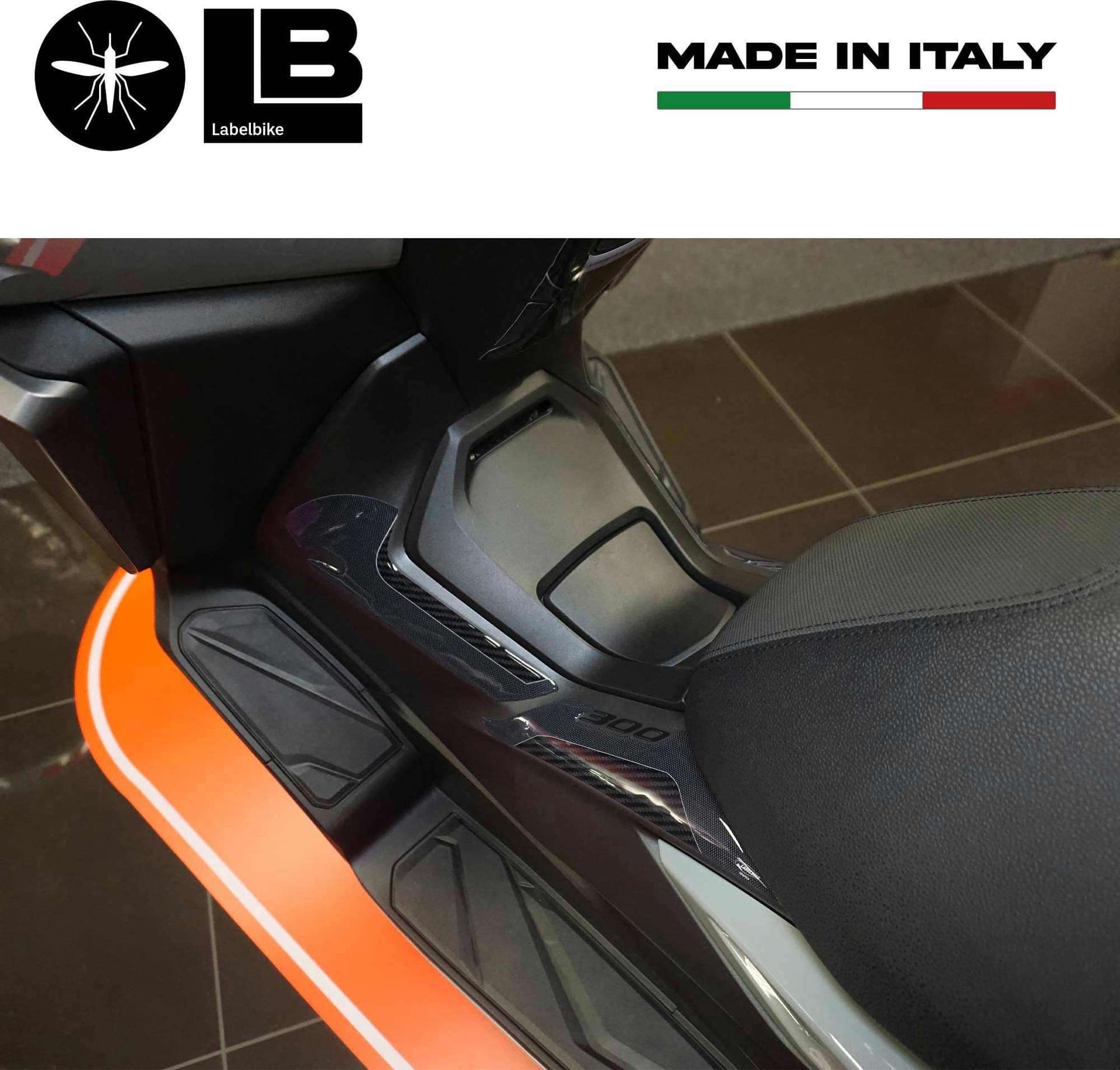 Adesivi 3D laterali per tunnel centrale compatibili con Honda Forza 300 2018-20 in Decalcomanie adesivi e magneti LabelBike - Bibbiano, commercioVirtuoso.it