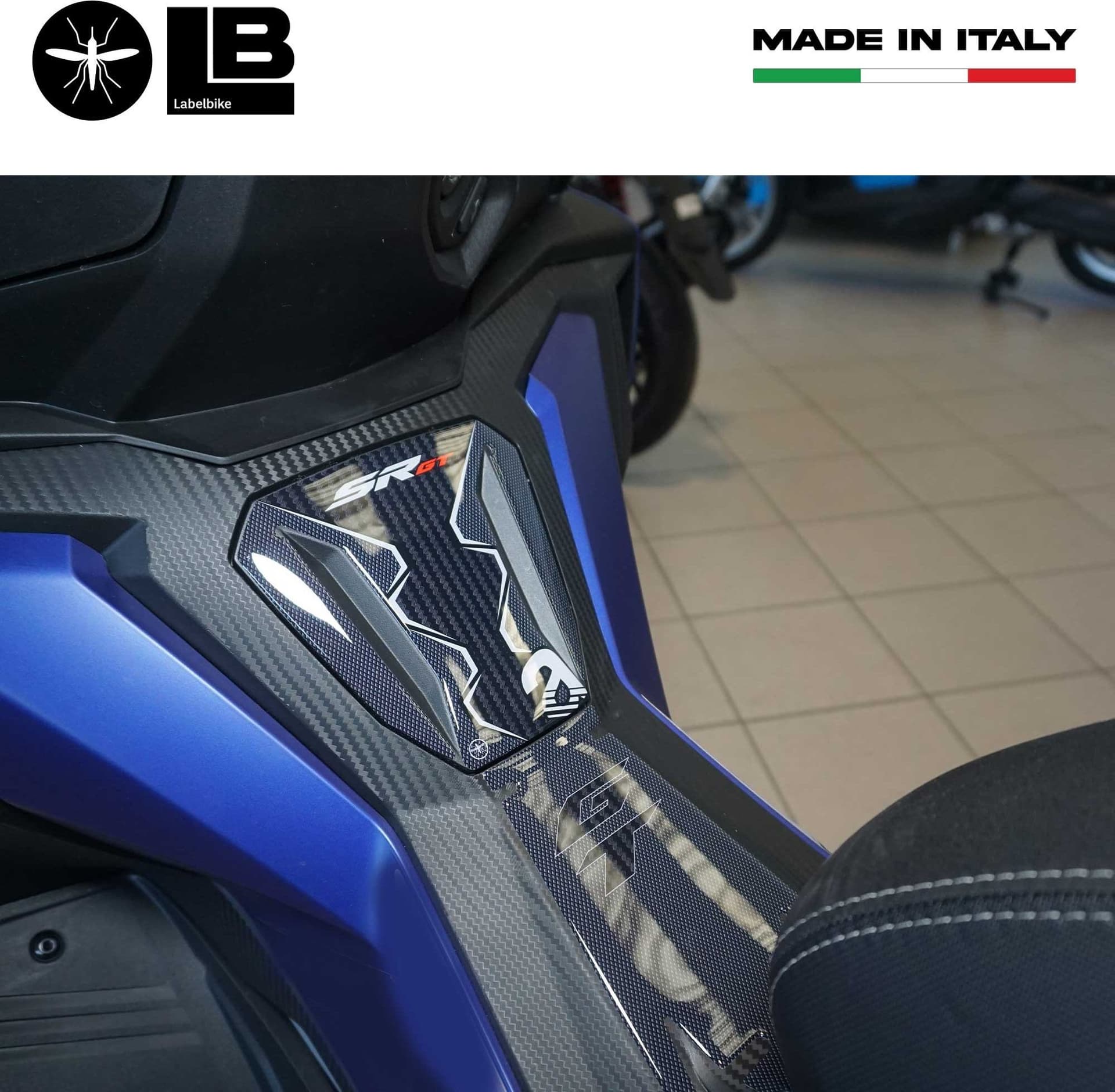 Adesivi 3D protezione pedana e sportello compatibili con Aprilia SR GT 125 e 200 in Decalcomanie adesivi e magneti LabelBike - Bibbiano, commercioVirtuoso.it