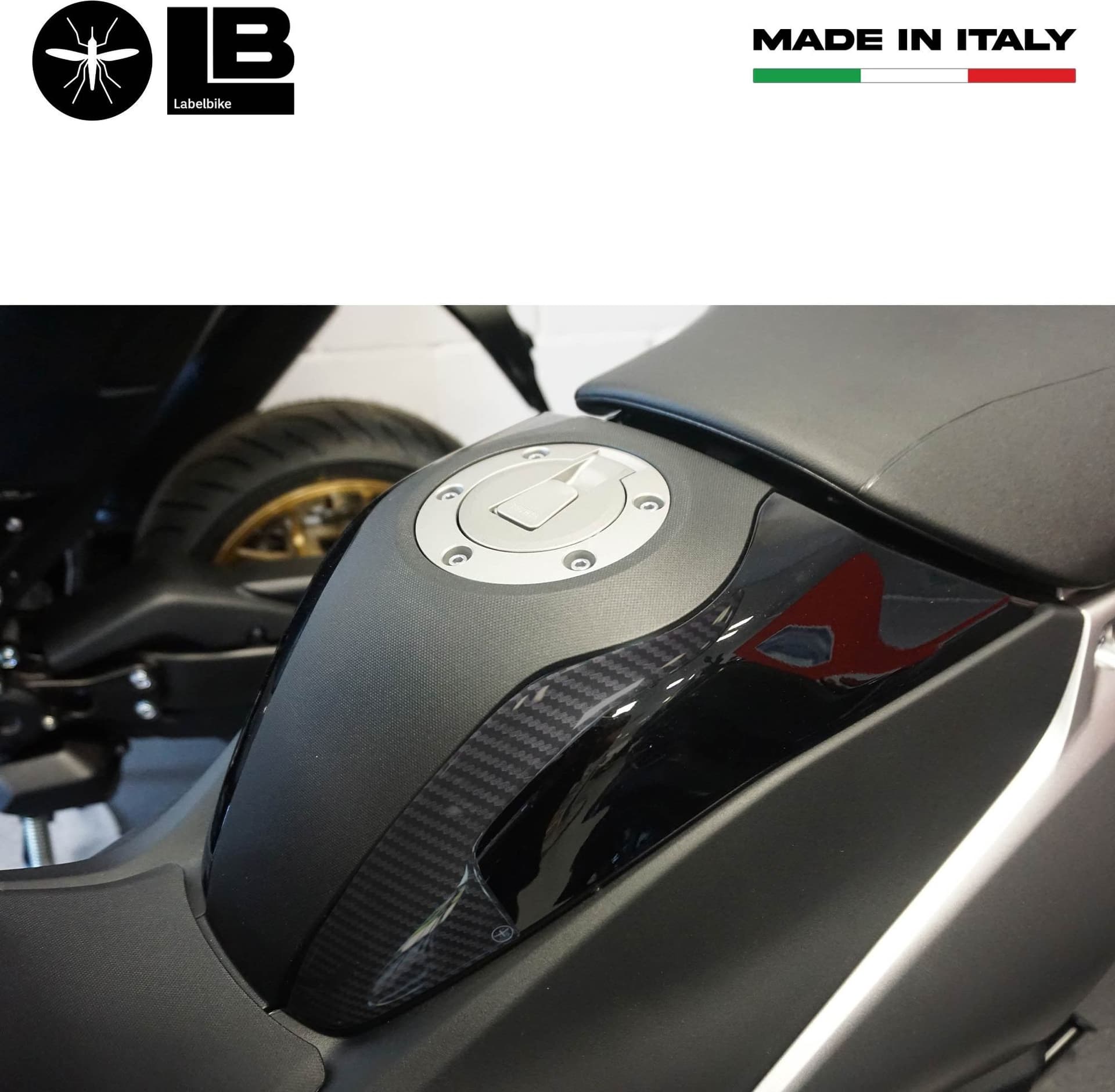 Adesivi 3D Protezioni laterali Borchia Tunnel compatibili con Yamaha Tmax 2022 in Decalcomanie adesivi e magneti LabelBike - Bibbiano, commercioVirtuoso.it