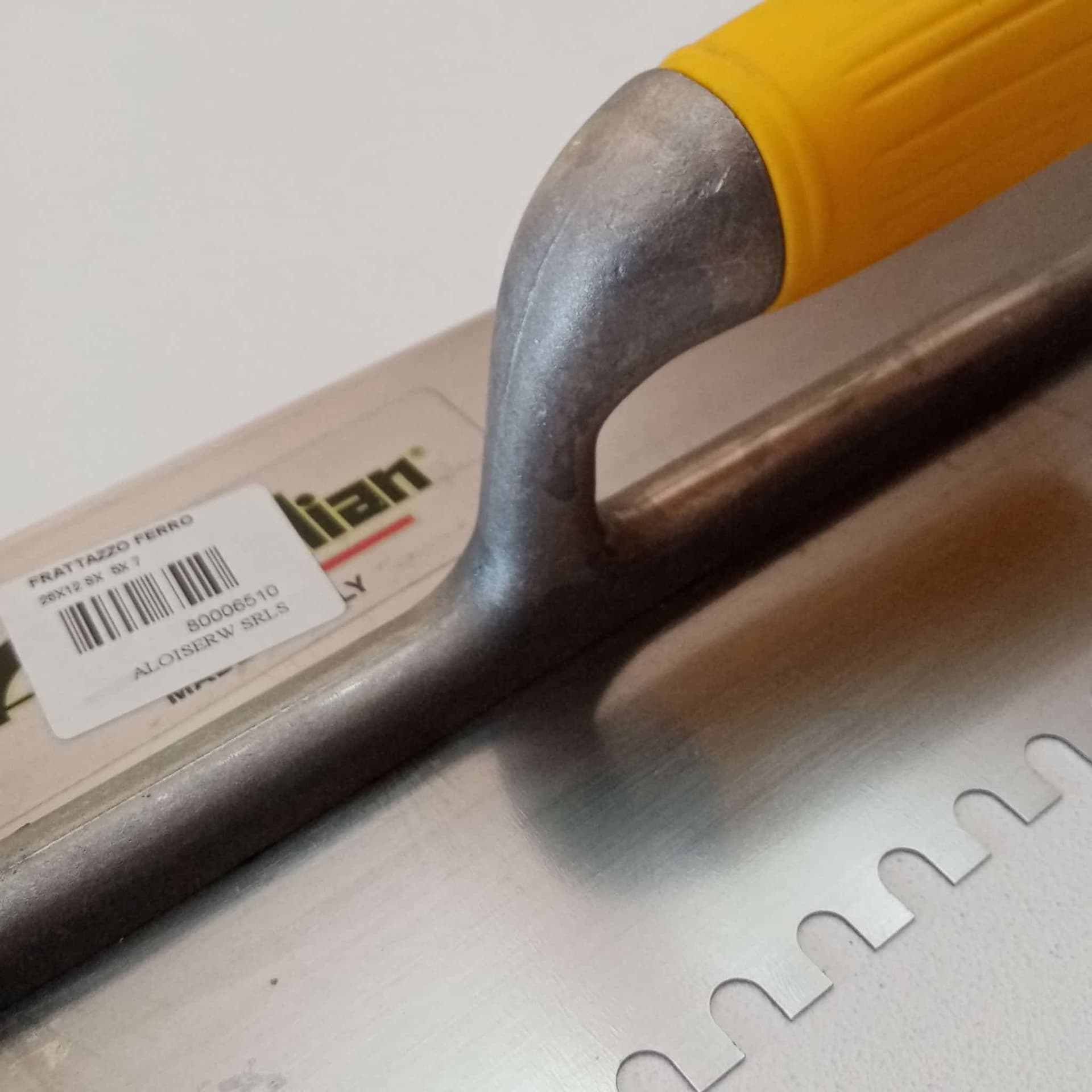 Australian 28x12cm dente 5x7mm sinistro frattone frattazzo dentato in ferro per colla in Cazzuole di finitura Aloiserw.com - Altomonte, commercioVirtuoso.it