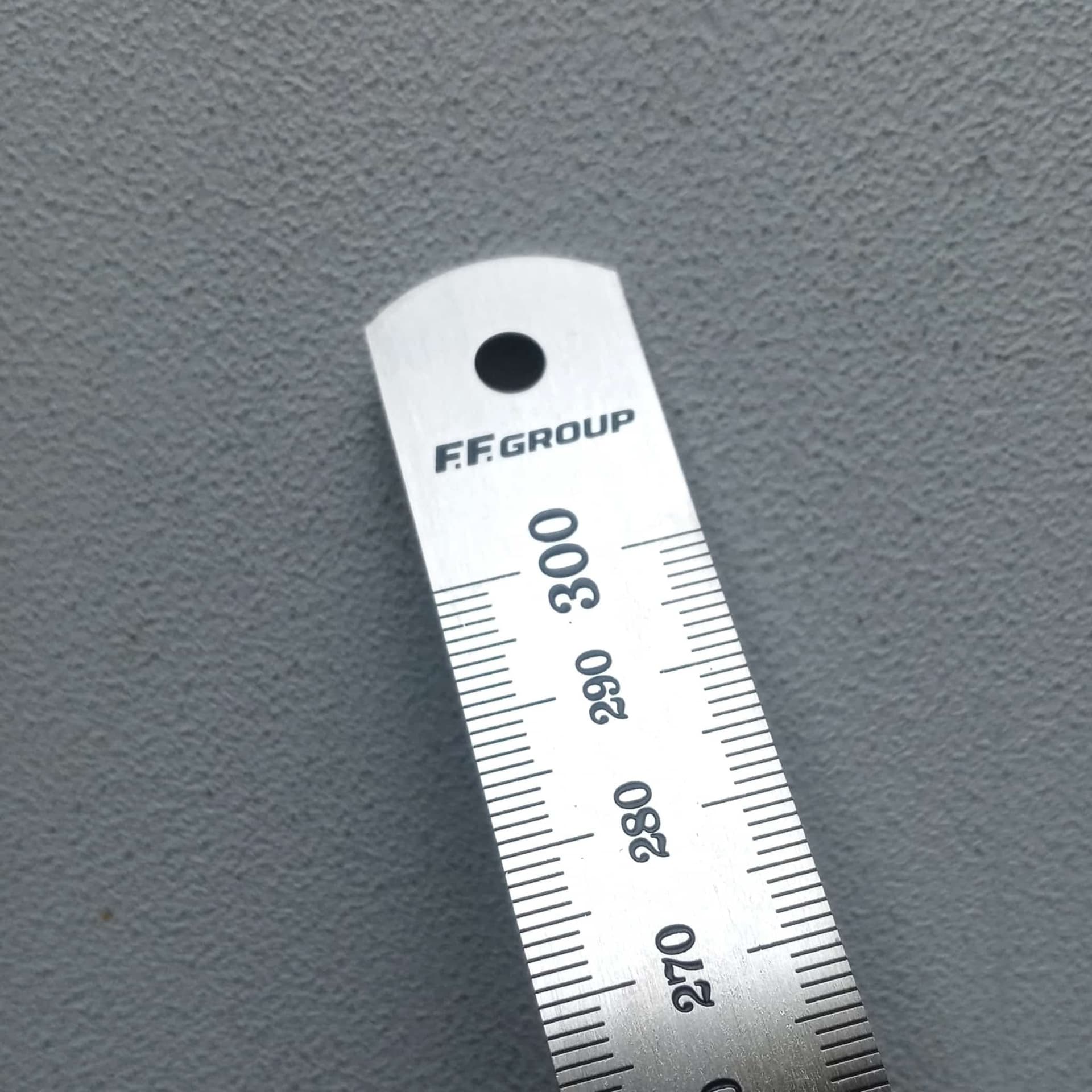 FF Group 30cm righello flessibile in acciaio inox misurazione metrica con tabella di conversione in Righelli Aloiserw.com - Altomonte, commercioVirtuoso.it