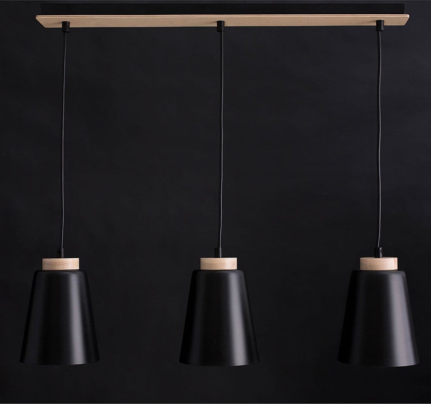 Lampadario 3 Luci Bolero Con Paralumi A Cono In Acciaio Nero E Legno Naturale in Lampade a sospensione LuceArt - Montecorvino Pugliano, commercioVirtuoso.it