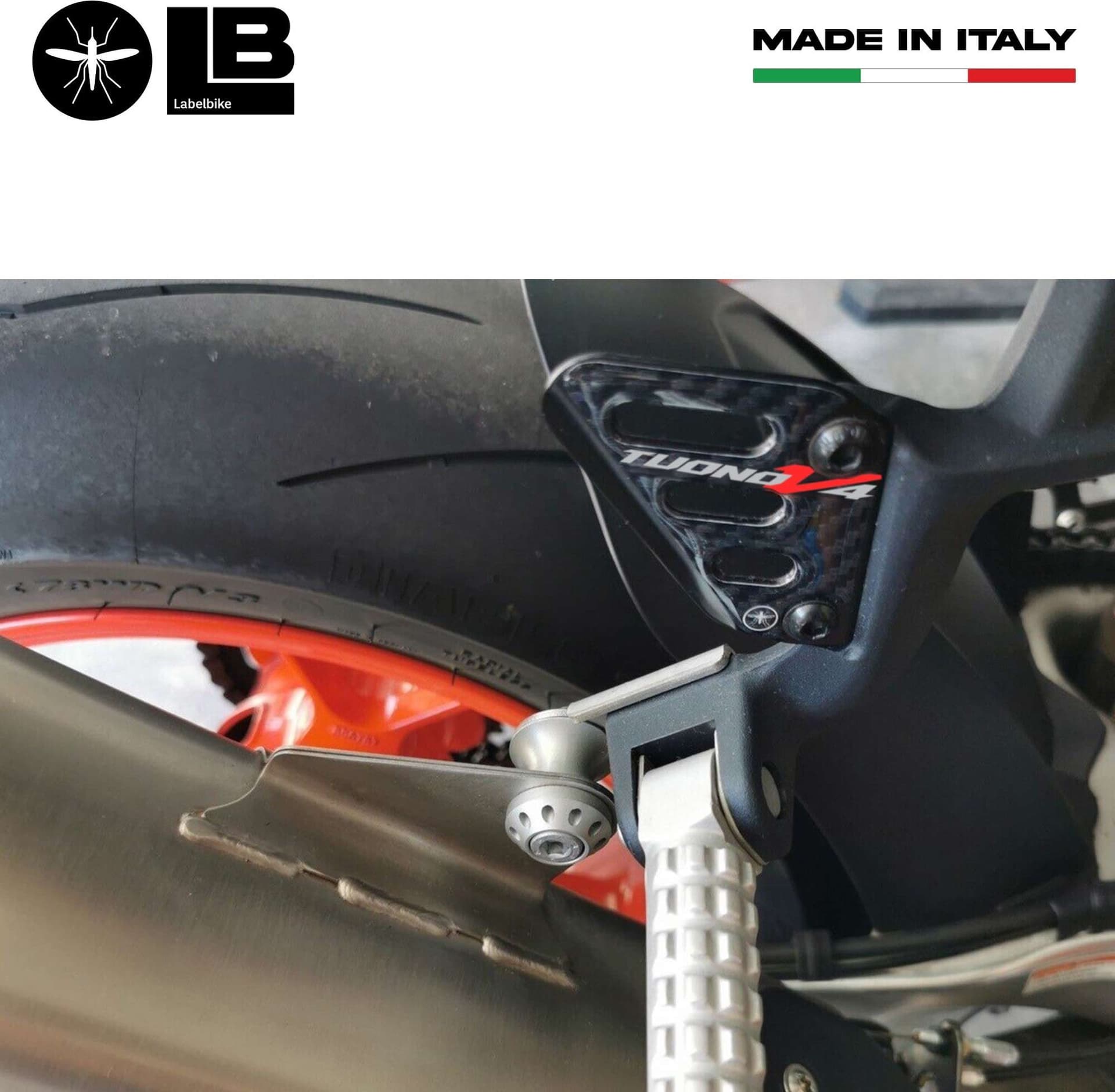 Adesivi 3D per Battitacco posteriore compatibili con Aprilia Tuono v4 2011-2024 in Decalcomanie adesivi e magneti LabelBike - Bibbiano, commercioVirtuoso.it