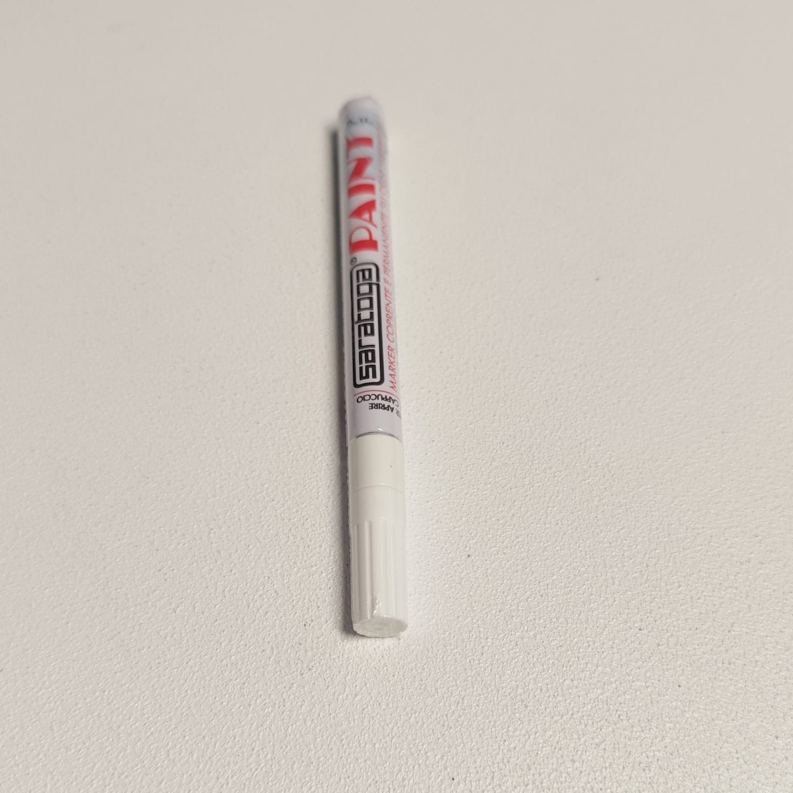Paint pennarello colore bianco punta fine indelebile coprente permanente su ogni superficie in prodotto Aloiserw.com - Altomonte, commercioVirtuoso.it