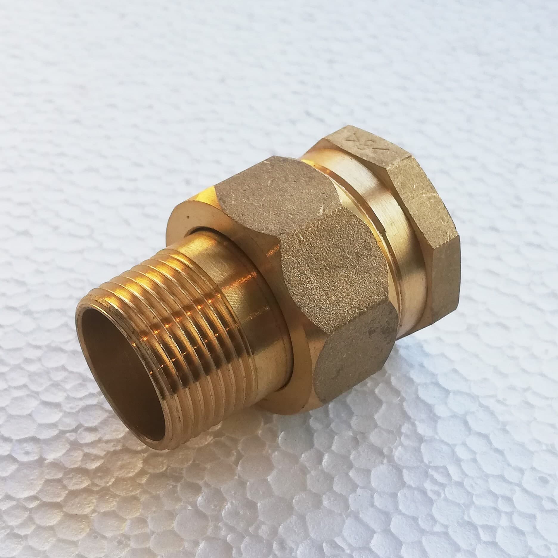 Bocchettone conico MF da 1/2" in ottone per gas a tenuta meccanica in Tappi Aloiserw.com - Altomonte, commercioVirtuoso.it