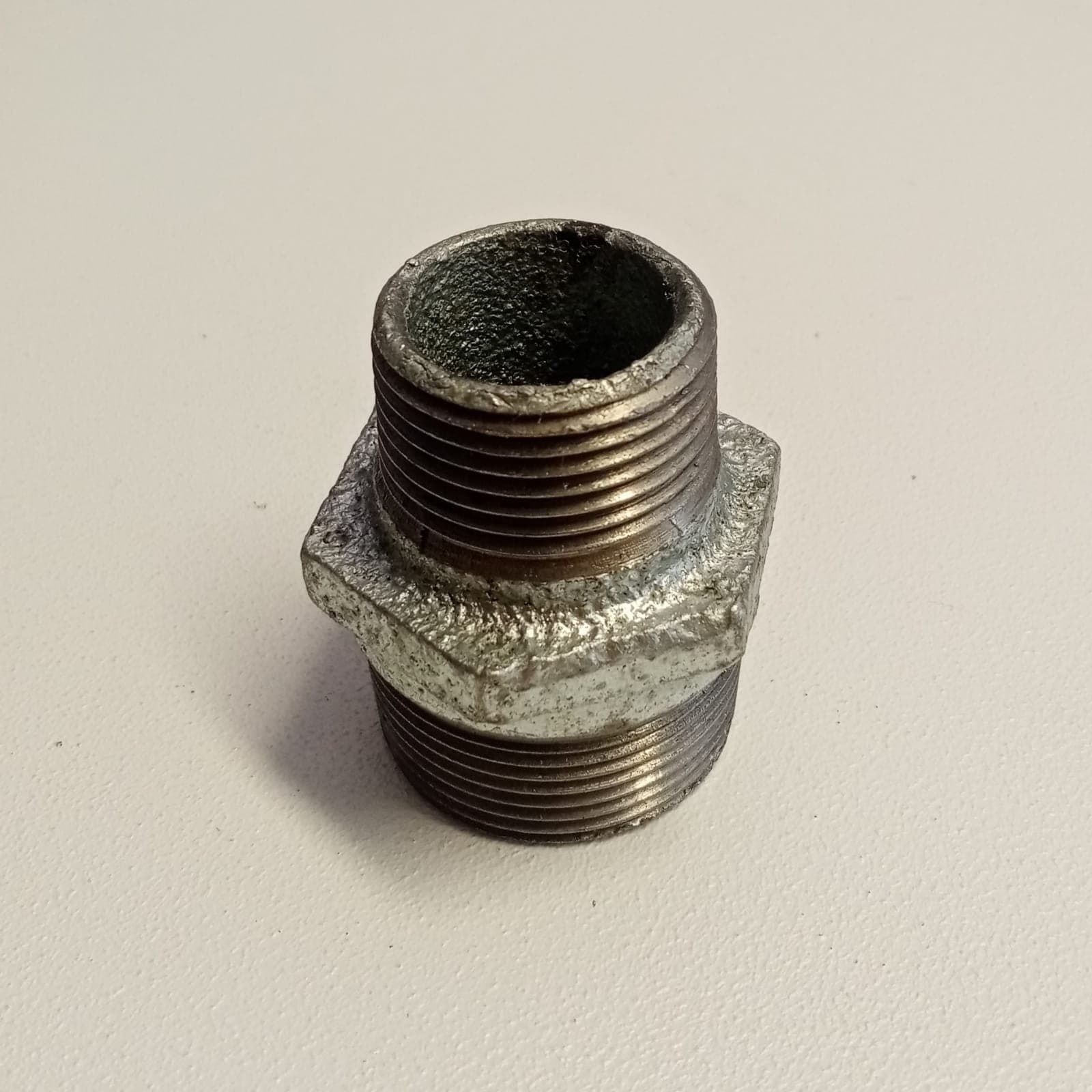 Raccordo MM 1/2''x3/8'' niples nipplo doppia vite ridotta di ghisa zincata malleabile in Riduttori Aloiserw.com - Altomonte, commercioVirtuoso.it