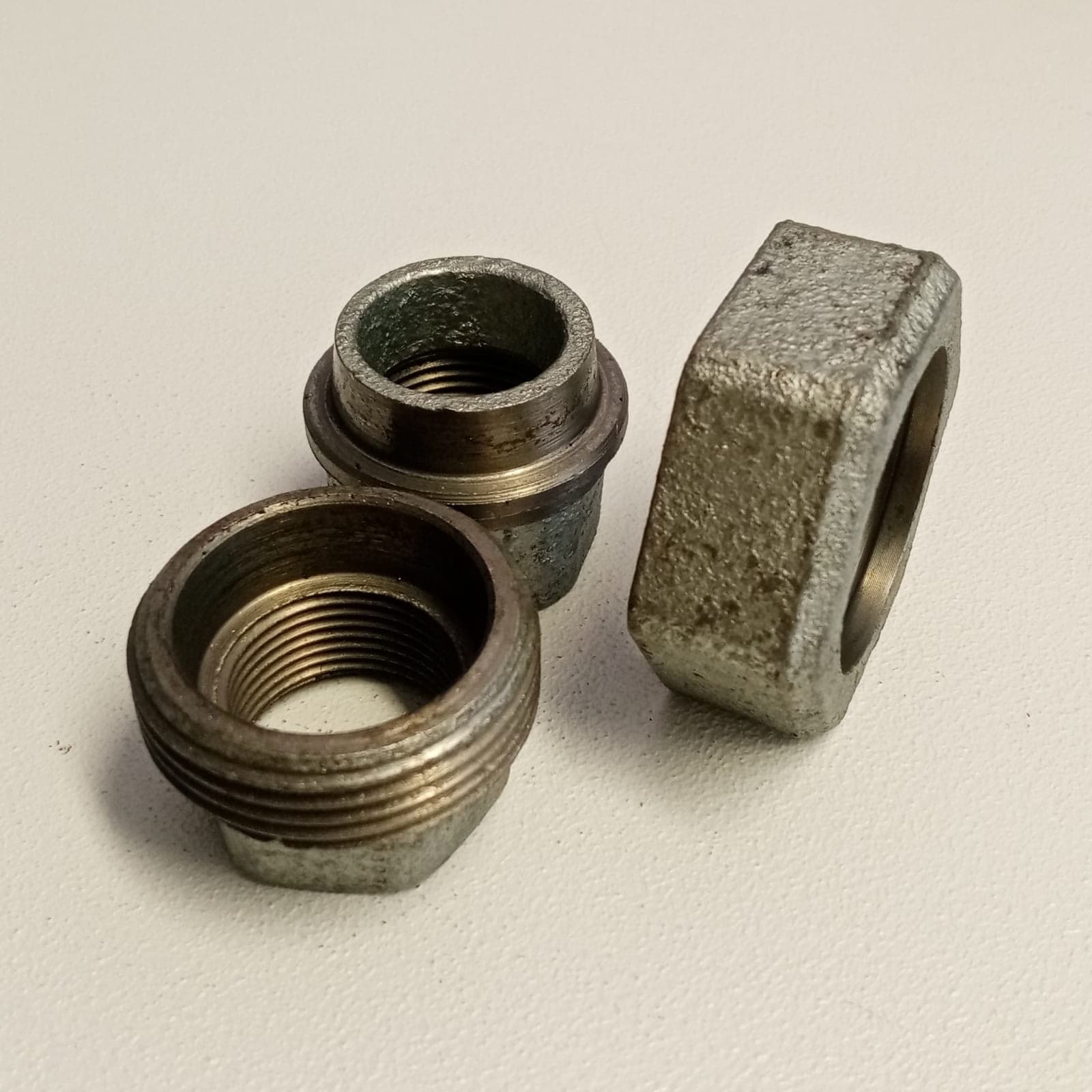 Raccordo FF 2" bocchettone conico a 3 pezzi di ghisa zincata malleabile in Raccordi filettati Aloiserw.com - Altomonte, commercioVirtuoso.it