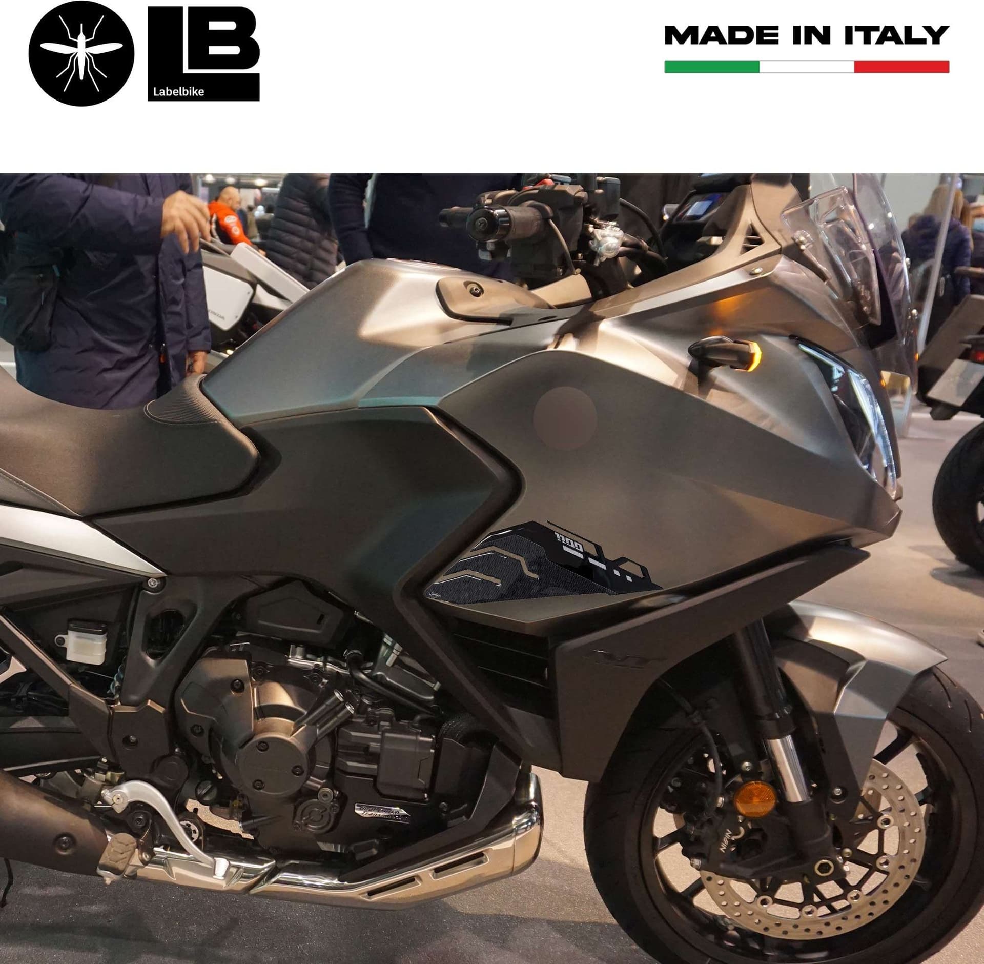 Adesivi 3D Protezioni pance laterali moto compatibili con Honda Nt1100 2022-2023 in Decalcomanie adesivi e magneti LabelBike - Bibbiano, commercioVirtuoso.it