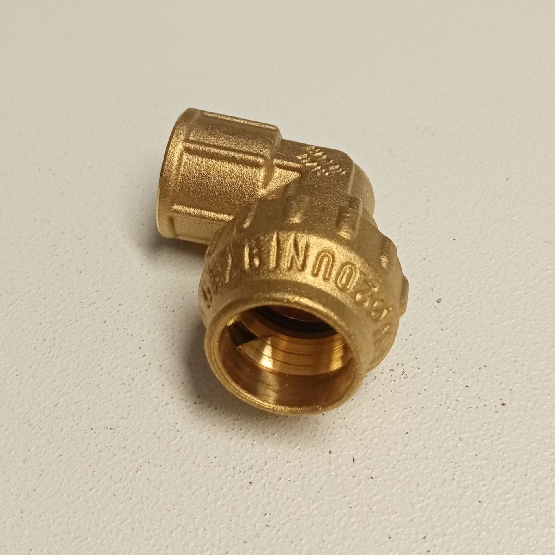 Raccordo F 32x1" gomito di giunzione in ottone con tenuta O-ring ed ogiva in ottone in Raccordi filettati Aloiserw.com - Altomonte, commercioVirtuoso.it