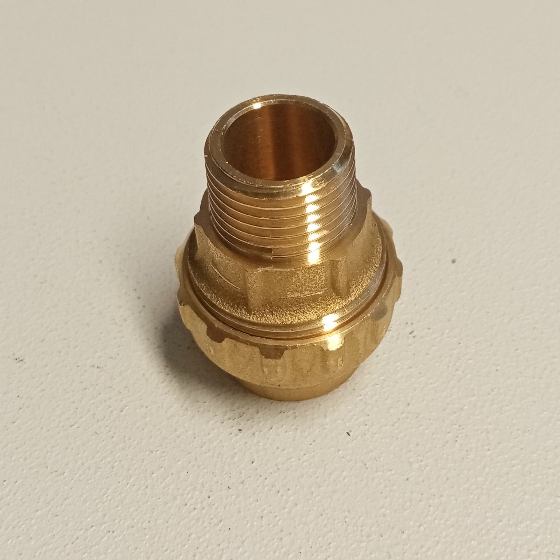 Raccordo M 20x1/2 niples in ottone filettato maschio con tenuta O-ring ed ogiva in ottone in Raccordi filettati Aloiserw.com - Altomonte, commercioVirtuoso.it