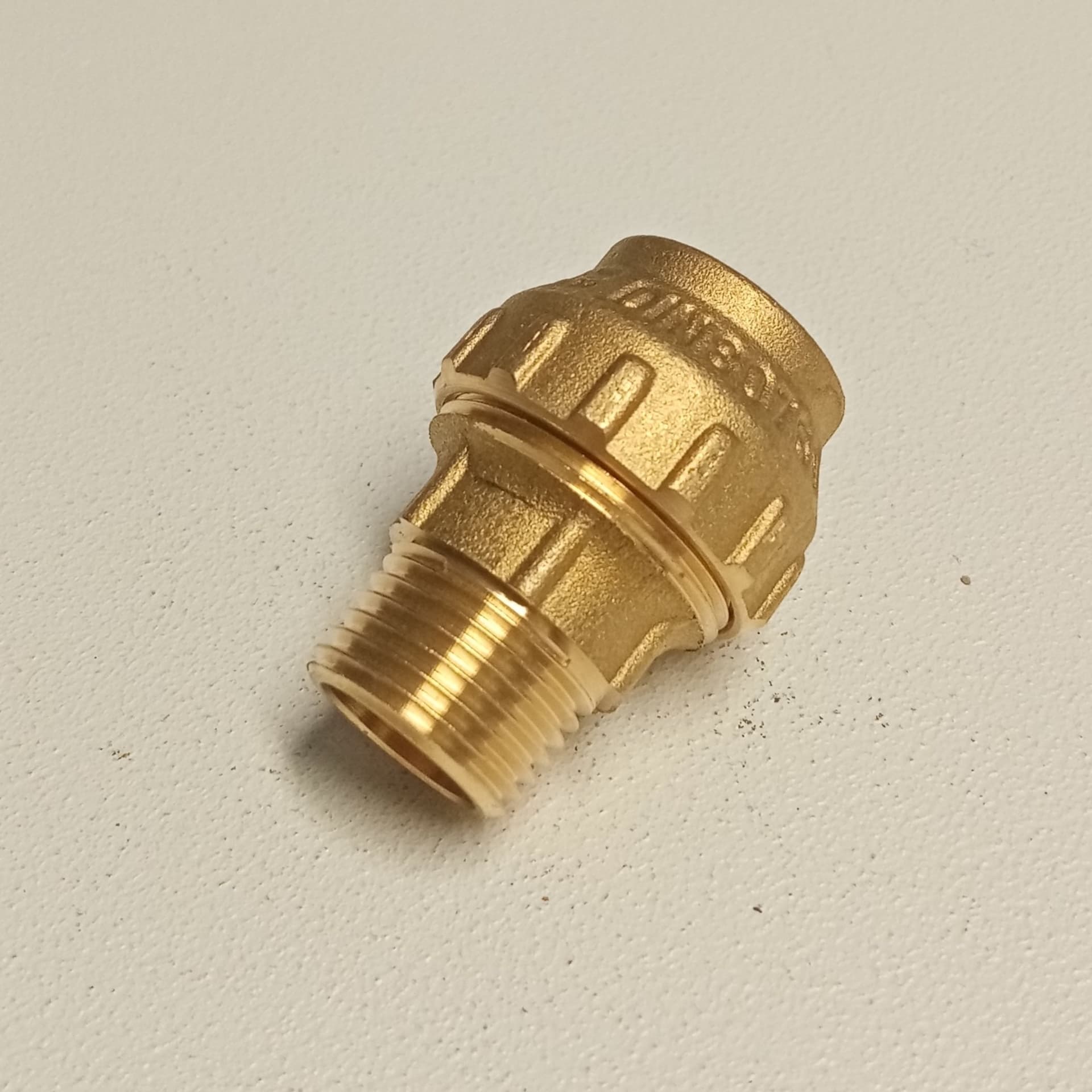 Raccordo M 20x1/2 niples in ottone filettato maschio con tenuta O-ring ed ogiva in ottone in Raccordi filettati Aloiserw.com - Altomonte, commercioVirtuoso.it