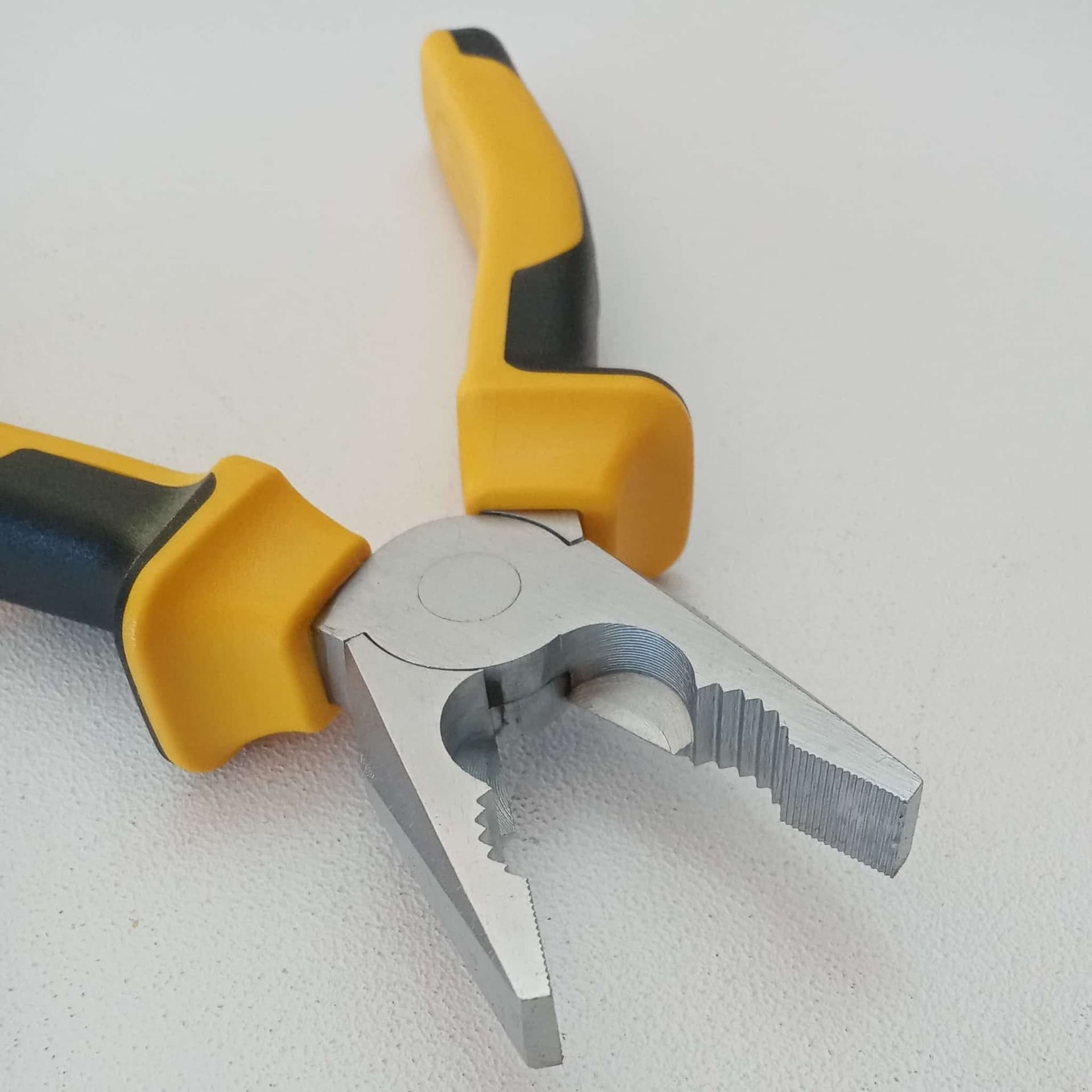 FF Group 200mm pinza combinata multiuso universale per bloccare e tagliare in Pinze per ingegneri Aloiserw.com - Altomonte, commercioVirtuoso.it