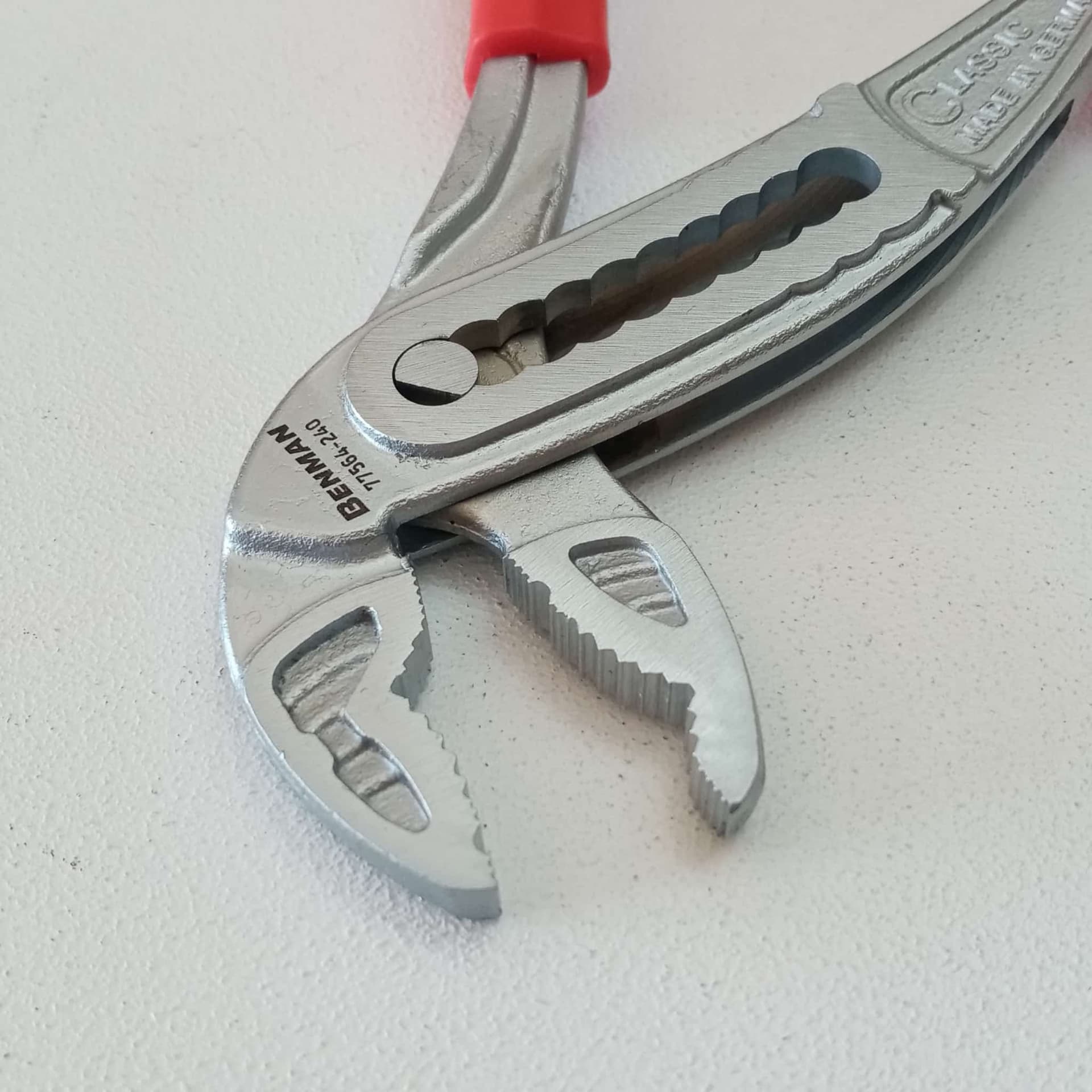 Benman 240mm 1000V pinza isolata powergrip regolabile per tubi in Pinze regolabili Aloiserw.com - Altomonte, commercioVirtuoso.it